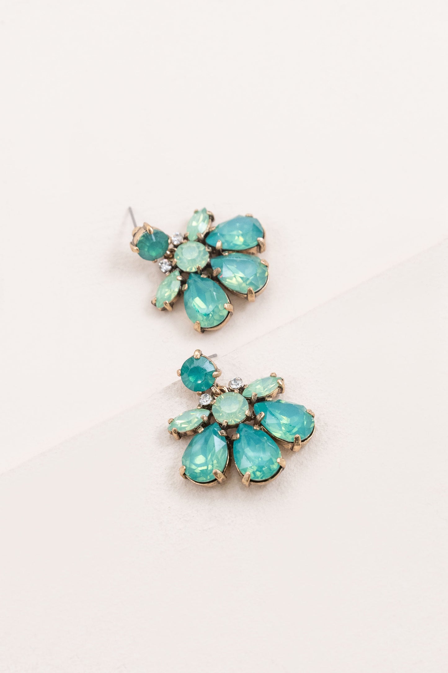 Water Lily Stone Earrings | Green