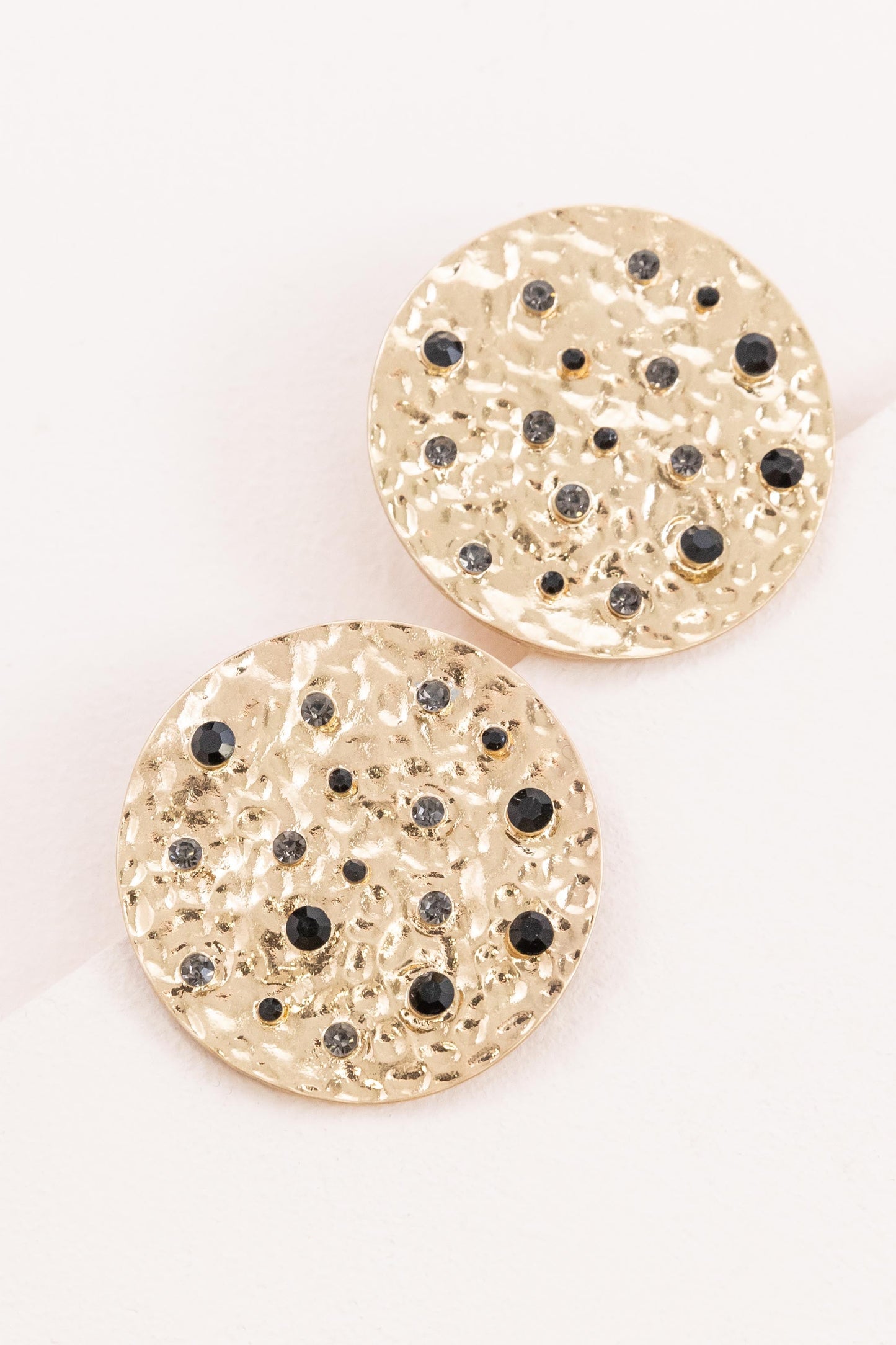 Wishing Well Plate Earrings | Black
