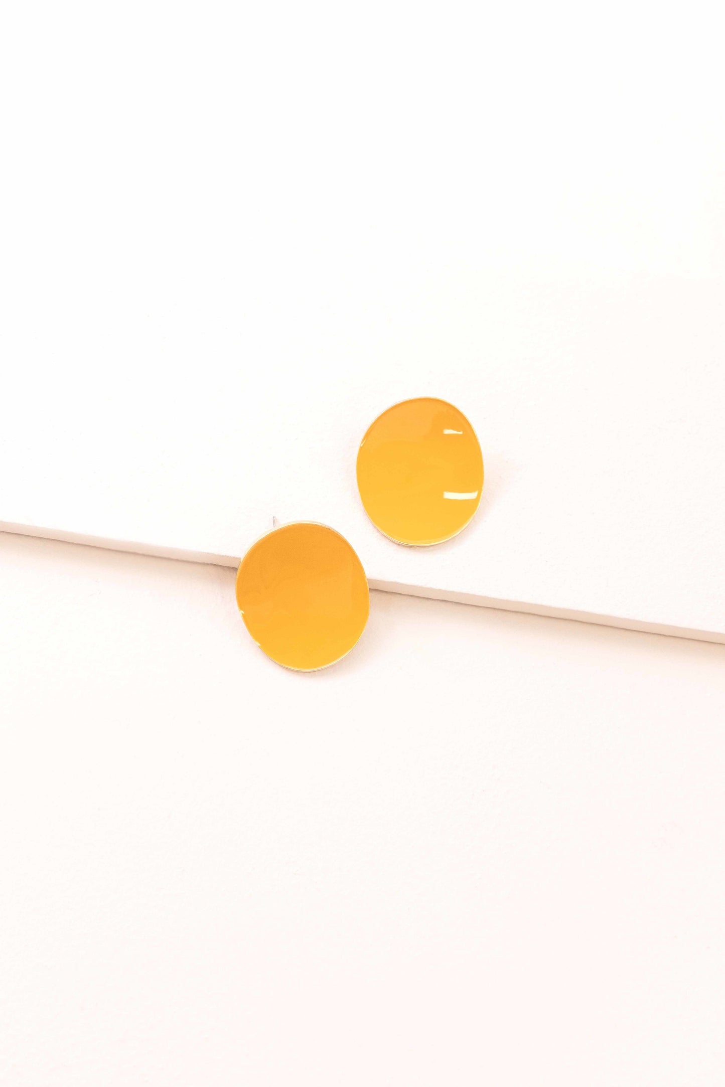On a Curve Stud Earrings (14K) | Mustard