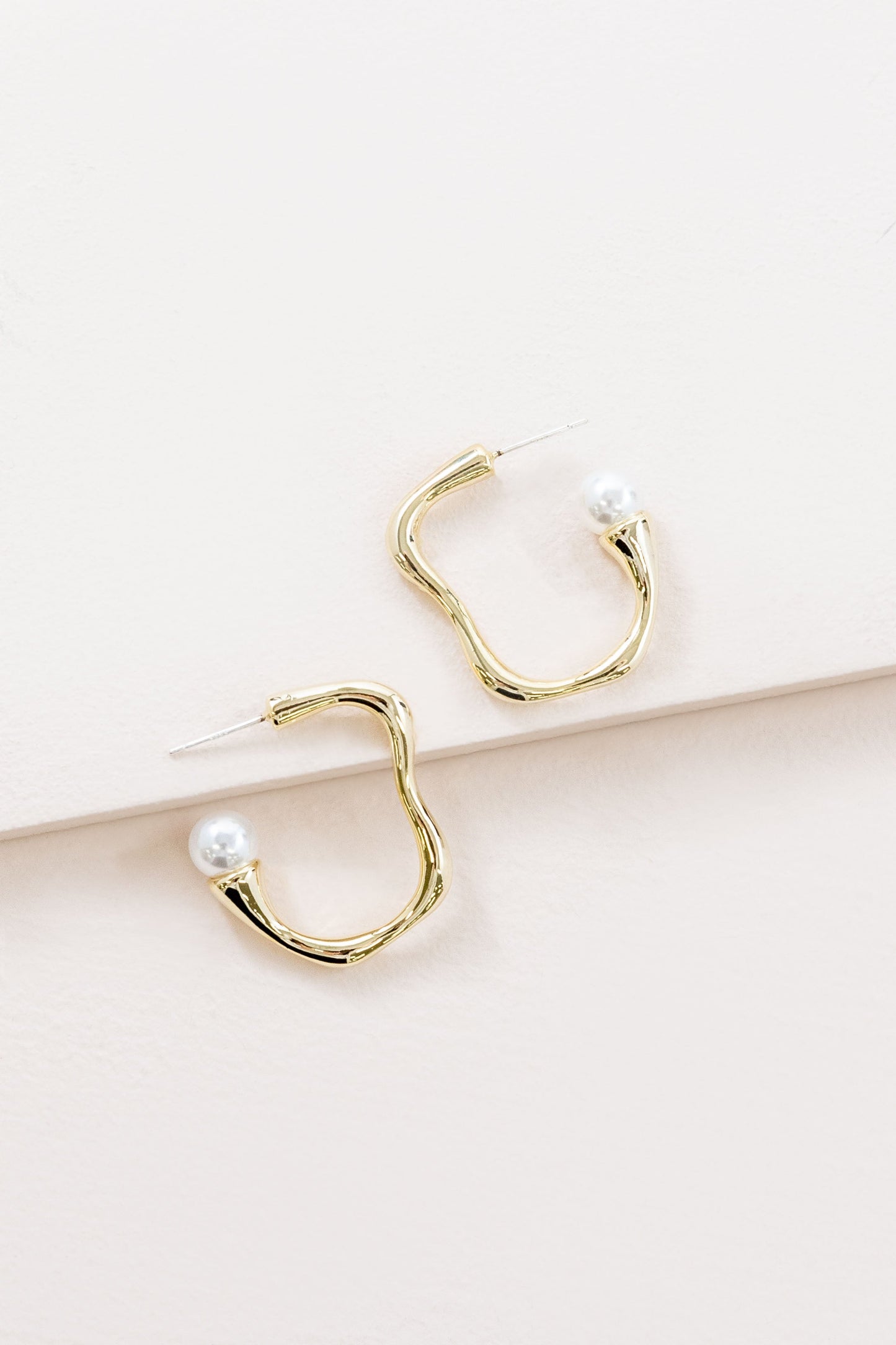 Wavy Gold and Pearl Hoop