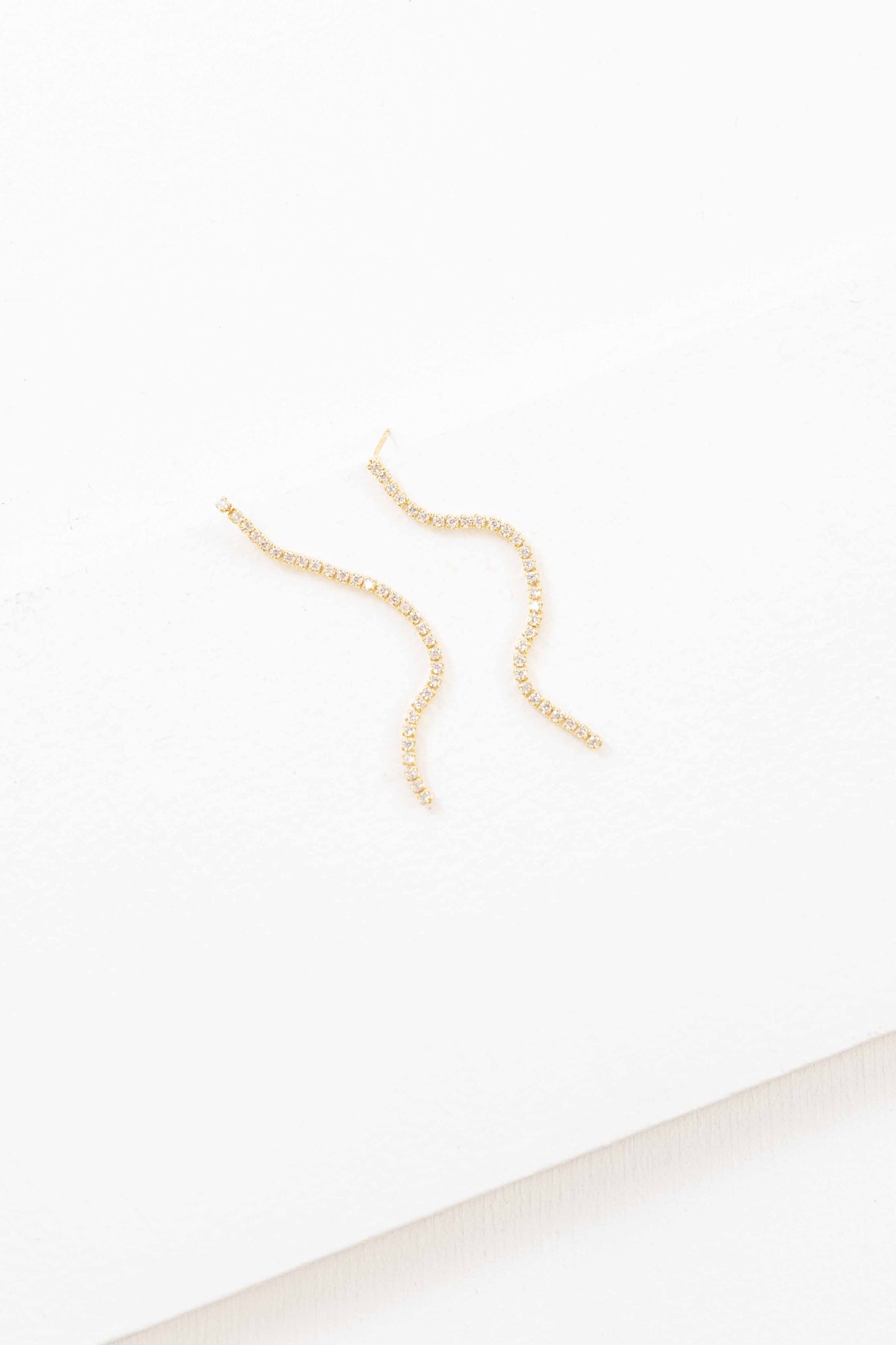 Airs and Graces Dangle Earrings | Gold (18K)
