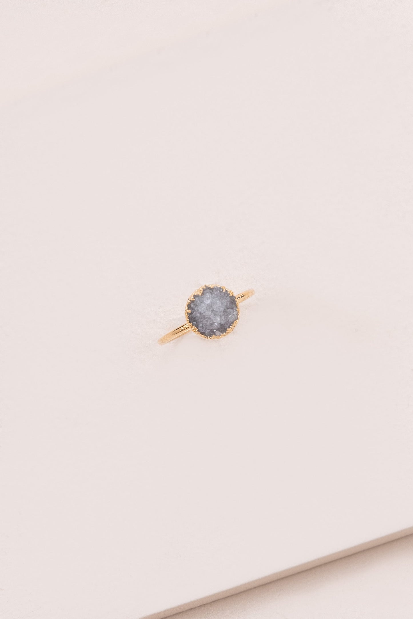 Circle Druzy Pinky Ring | Gray Ice (10K)