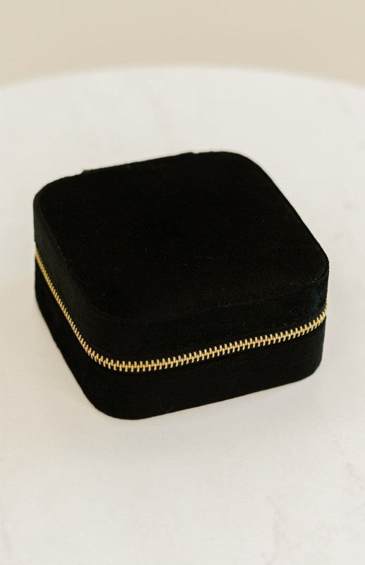 Eloise Velvet Jewelry Travel Carry Case | Modern Boutique Fashion
