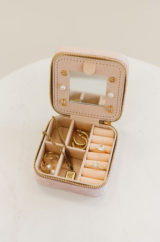 Eloise Velvet Jewelry Travel Carry Case | Modern Boutique Fashion
