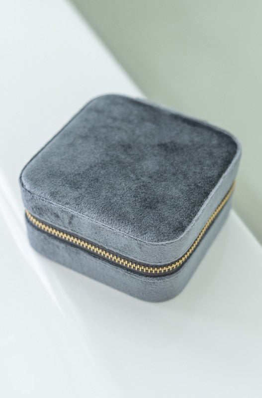 Eloise Velvet Jewelry Travel Carry Case | Modern Boutique Fashion