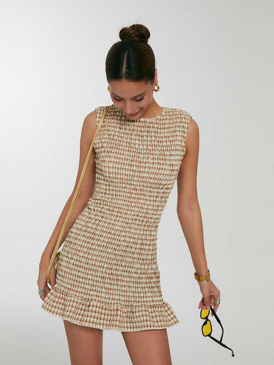 π Waist-Slimming Seaside Holiday Dress