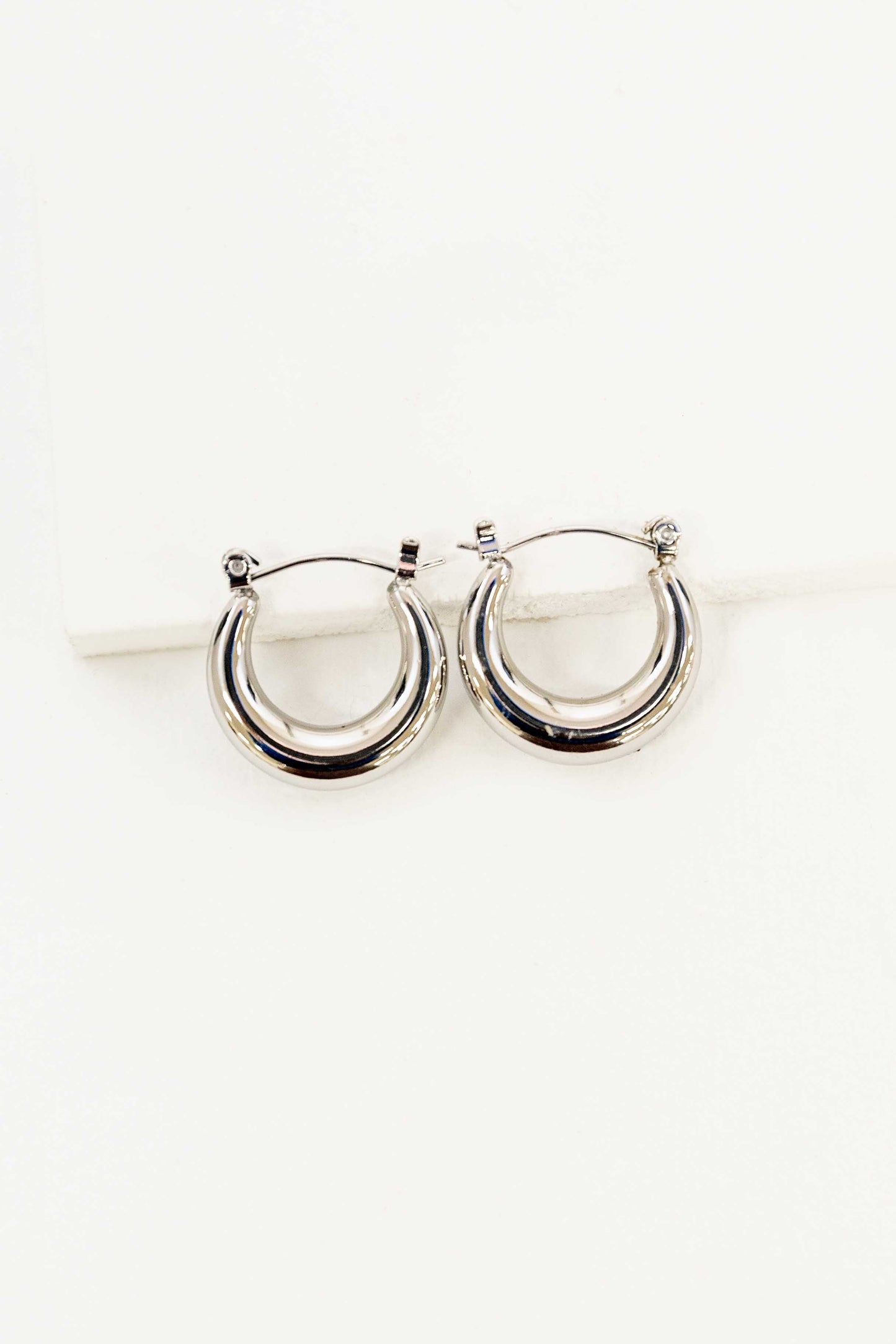 Simple Hoop Earrings | Silver