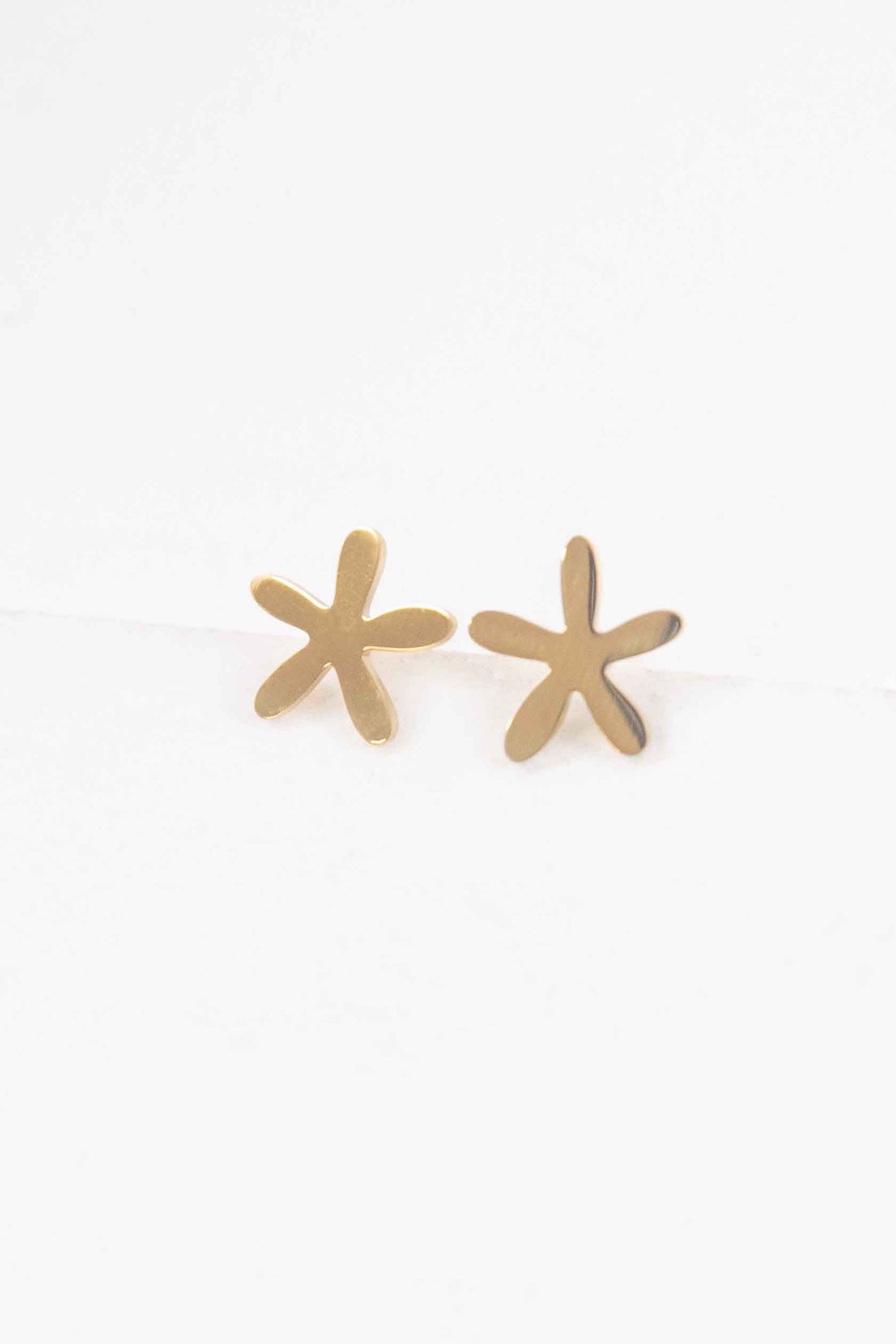 Amelanchier Flower Stud Earrings | Gold
