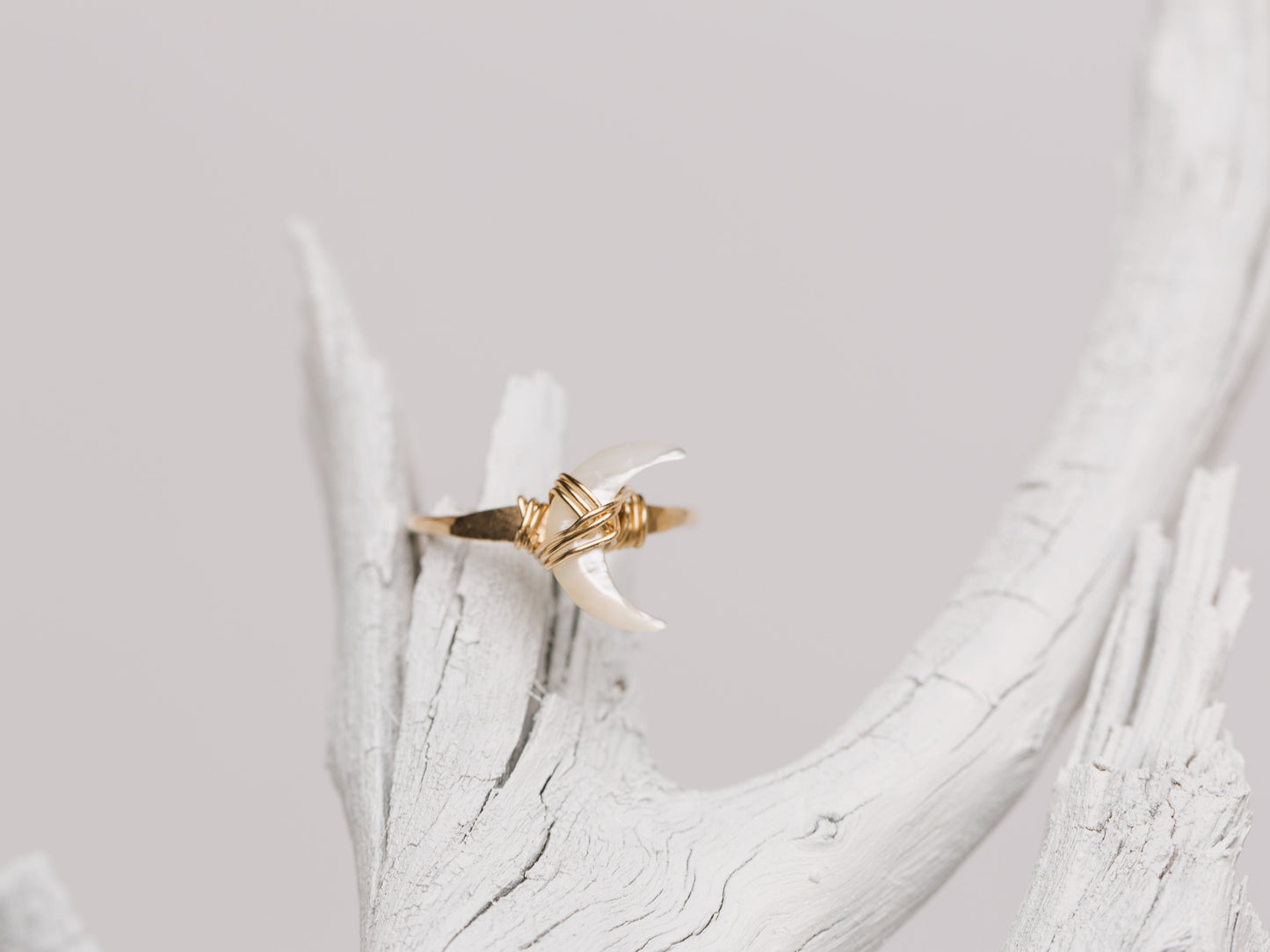 Moonbeam Ring - Mother of Pearl