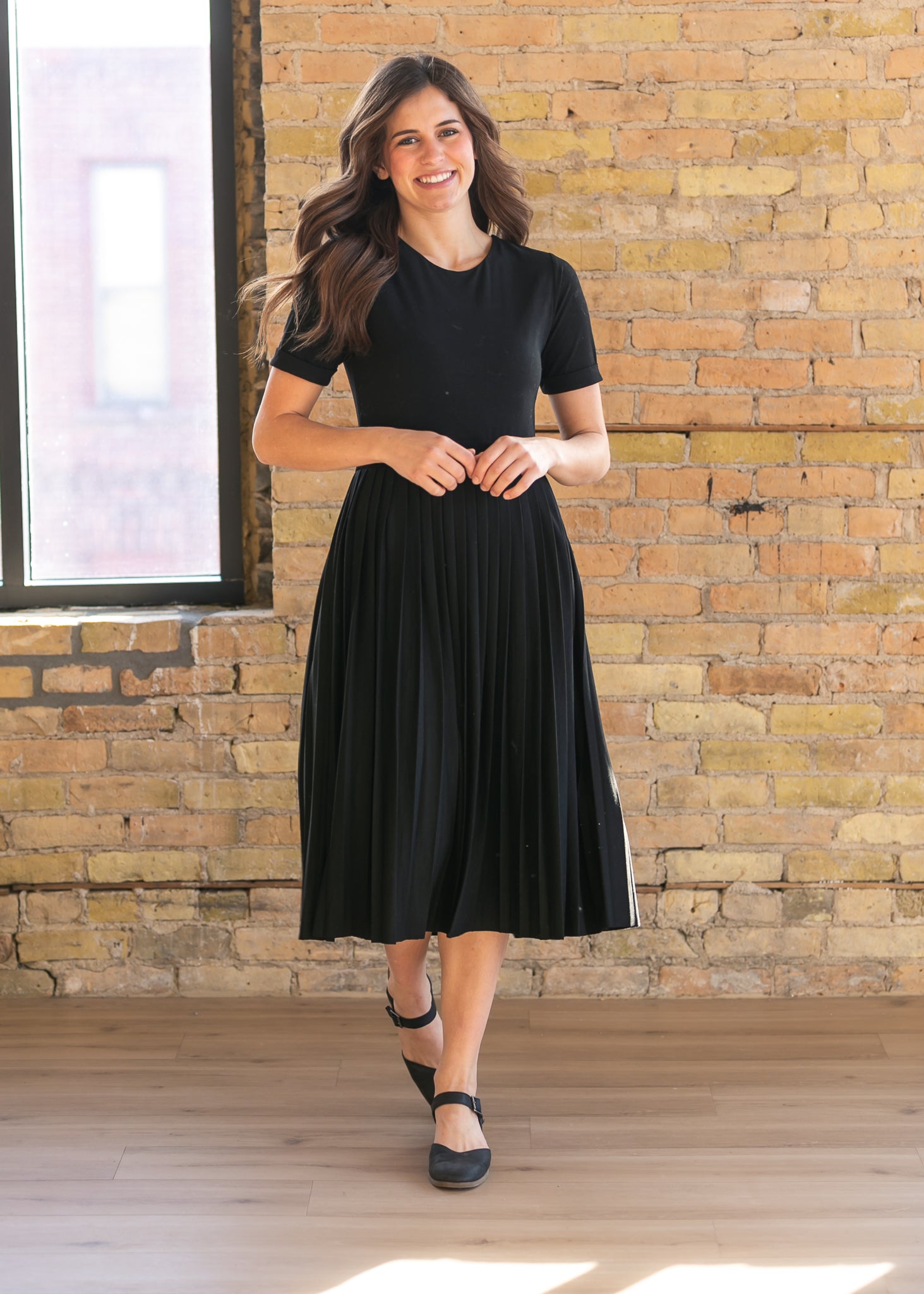 midi sale dresses Emersyn Black Pleated Dress 冬季连衣裙 Edikted Contrast Layered Look front detail! Size:XL(14)