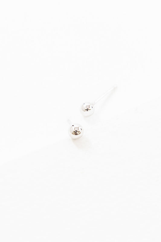 Round Stud Earrings (Sterling Silver)