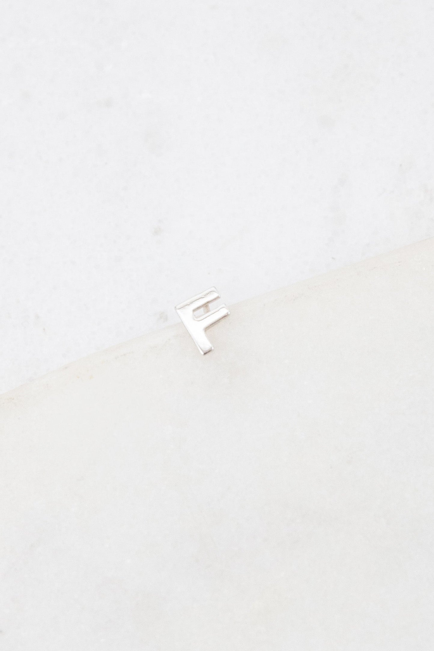 Alphabet Earring (sterl.)