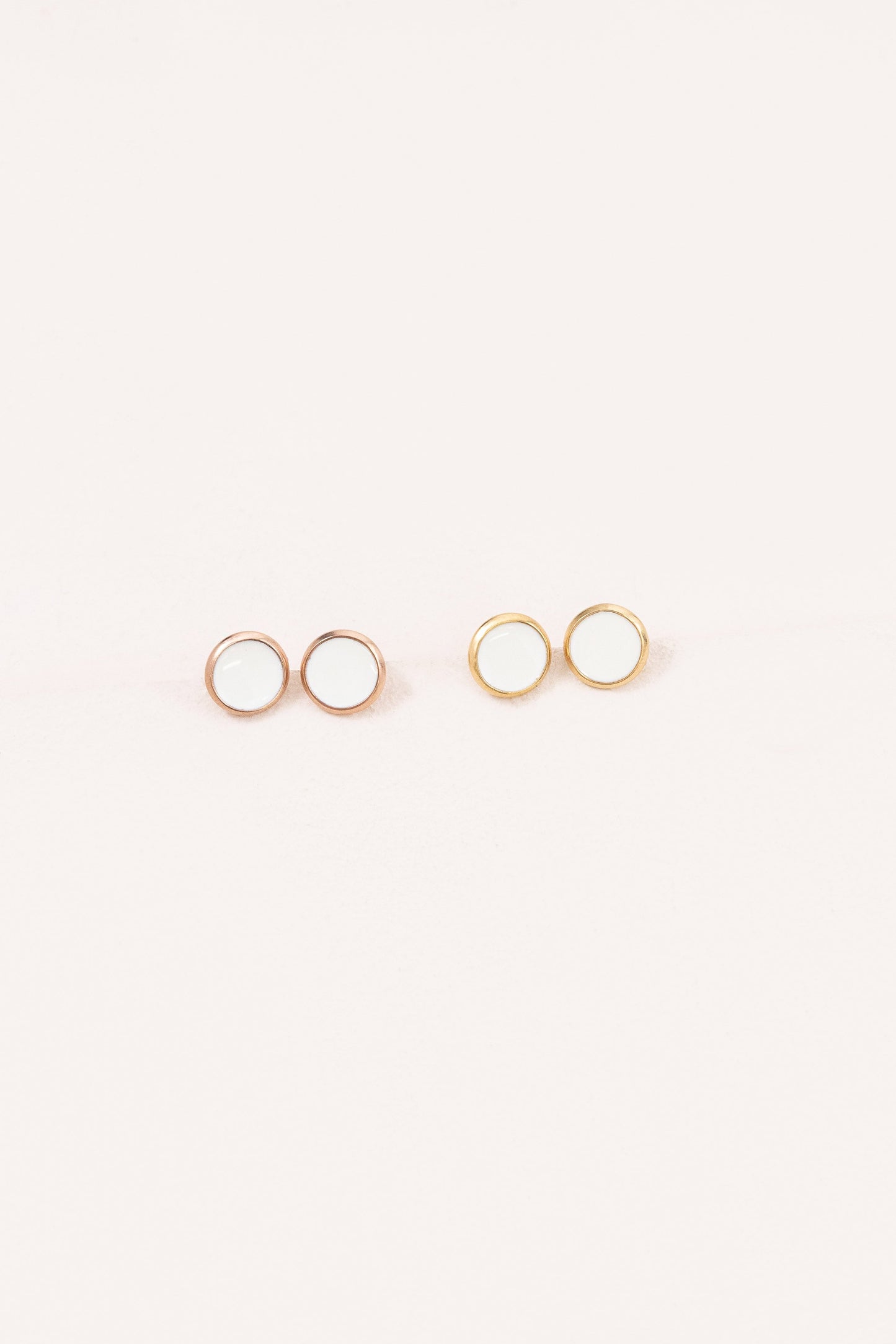 10mm Palette Earrings | White (14K)
