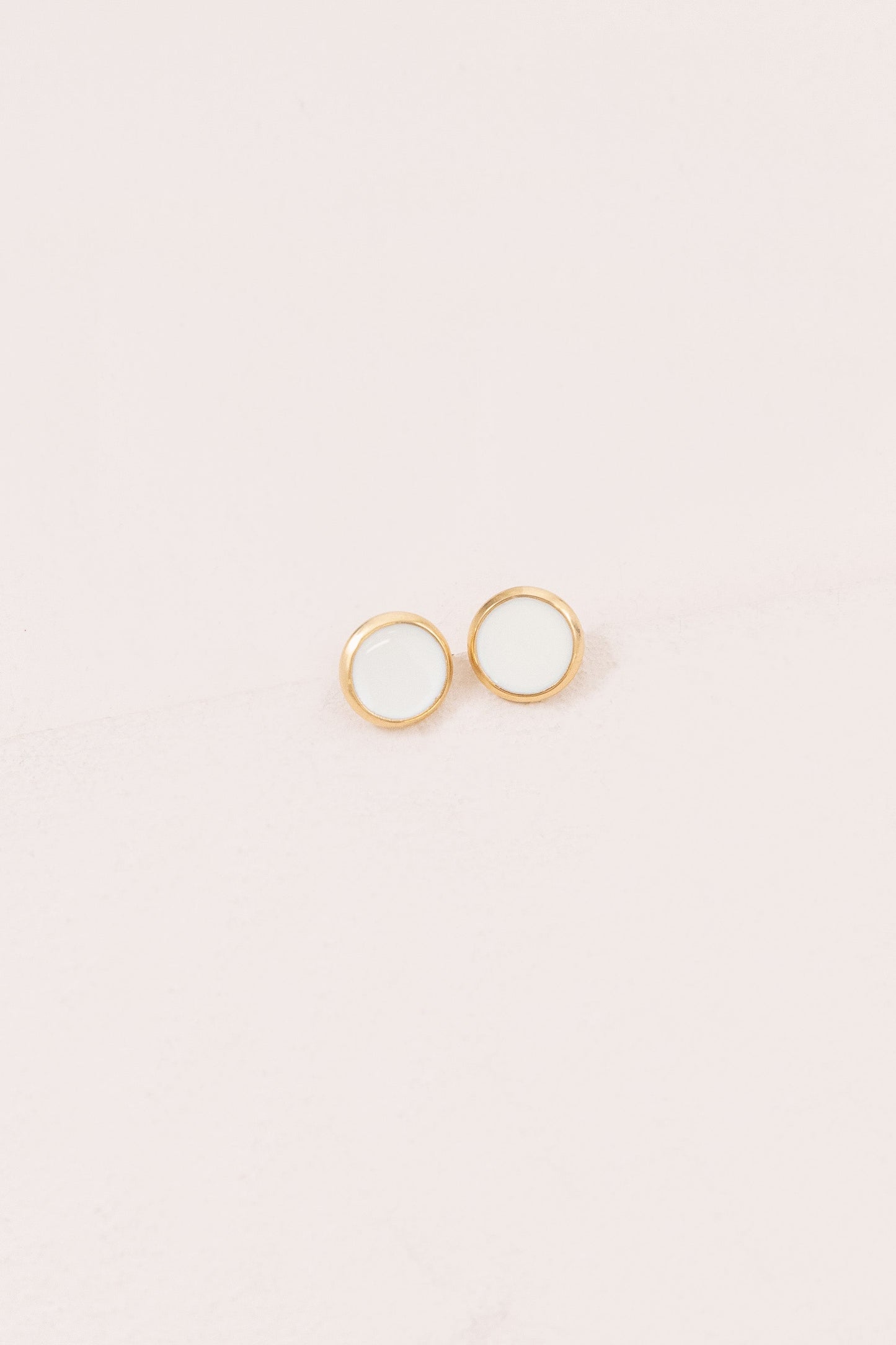 10mm Palette Earrings | White (14K)