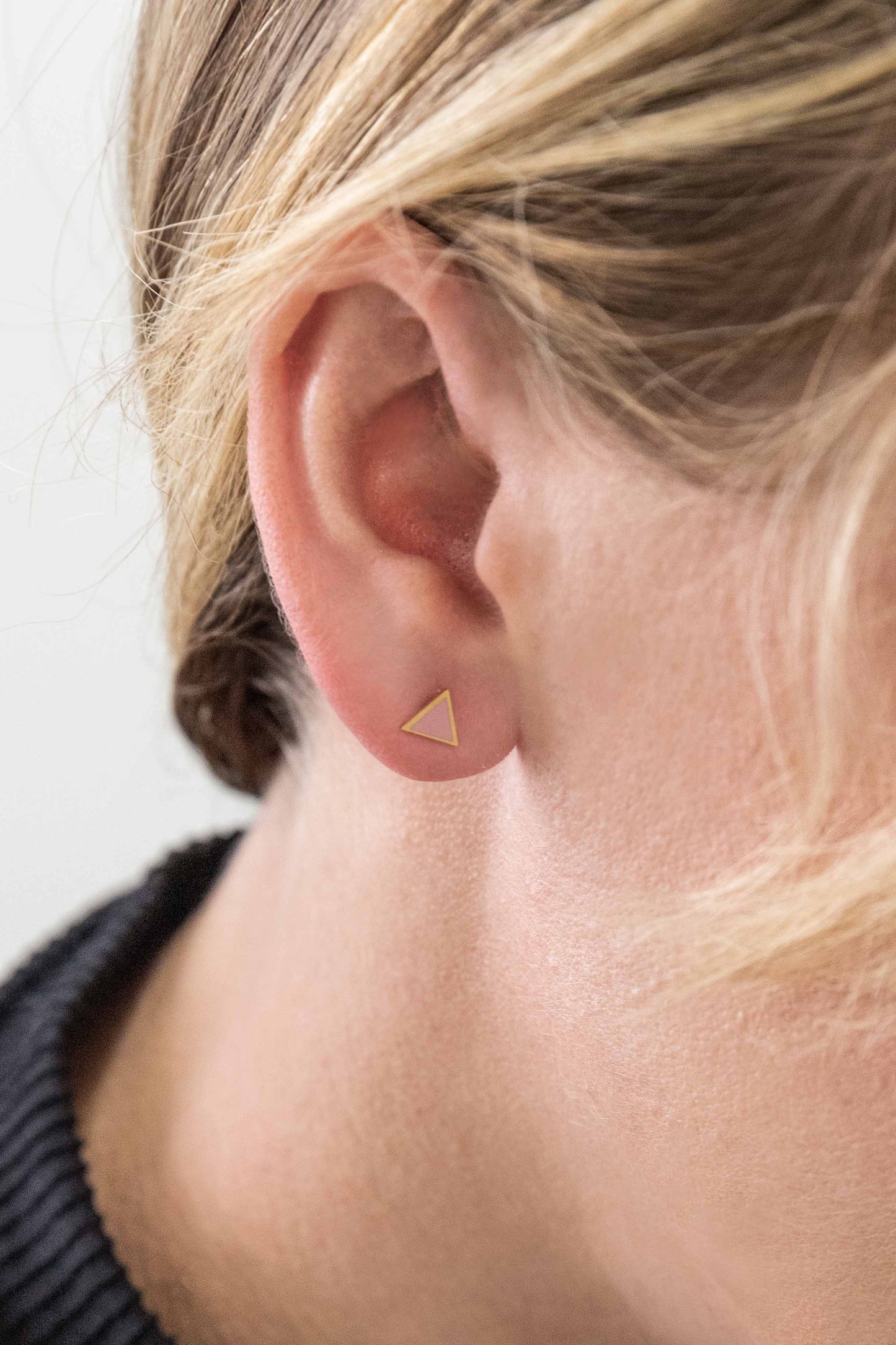Triangle Spectrum Stud Earrings | Gold (14K)