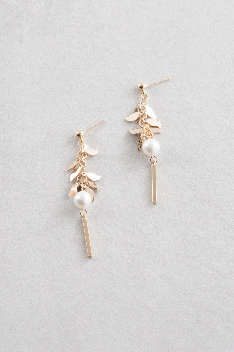 Cornelia Pearl Dangle Earrings