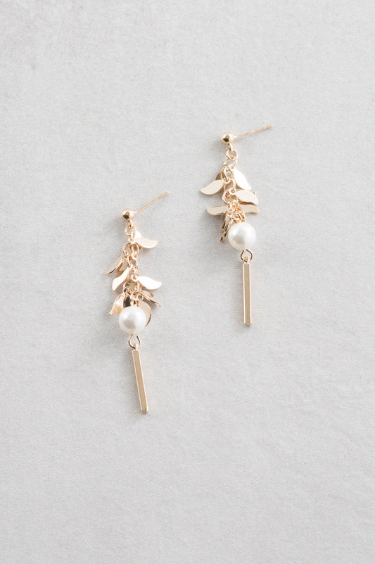 Cornelia Pearl Dangle Earrings