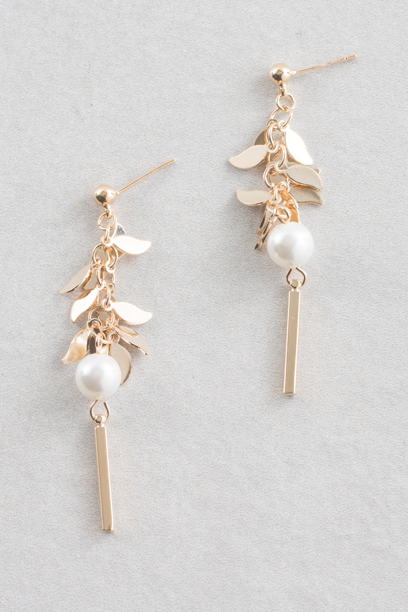 Cornelia Pearl Dangle Earrings
