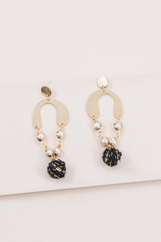 Won Over Twill Earrings | Black