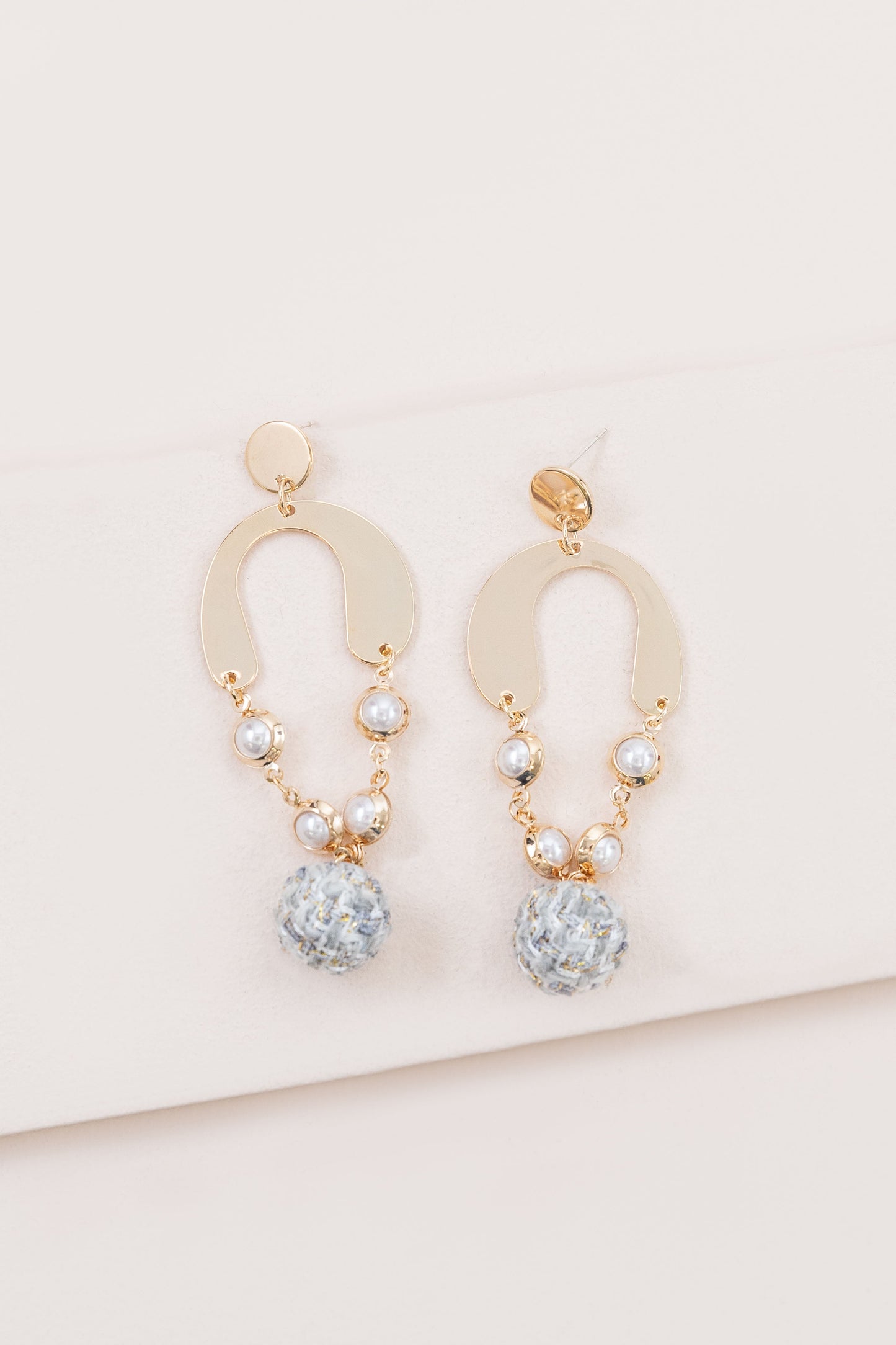 Won Over Twill Earrings | Gray