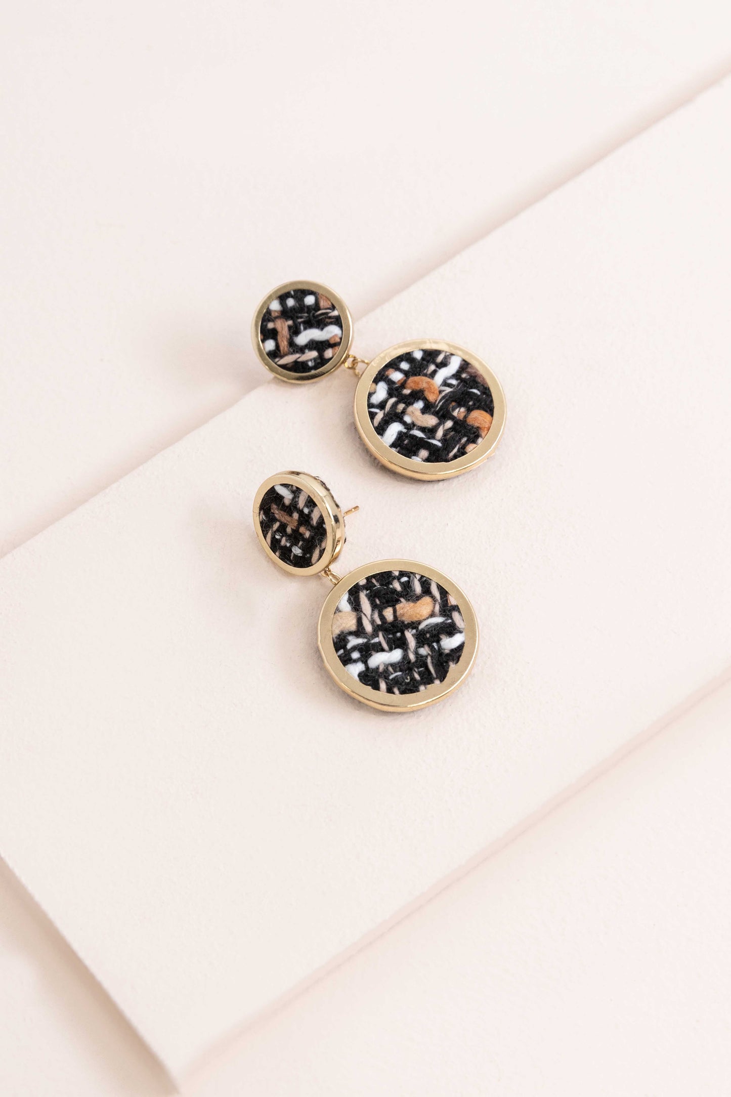 Going Places Circle Drop Earrings | Speckle (14K)