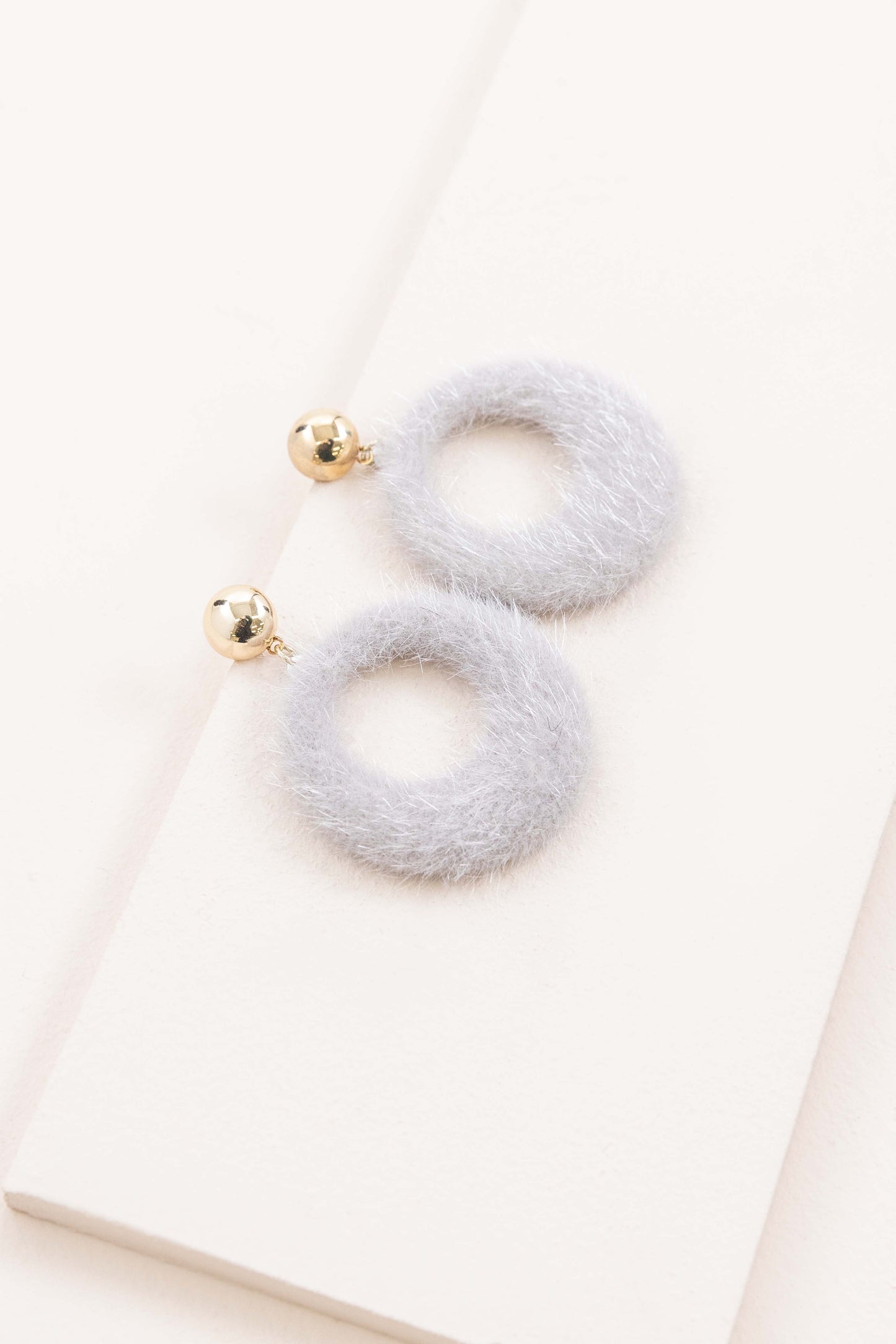 Fuzzy Mod Circle Earrings | Gray (14K)