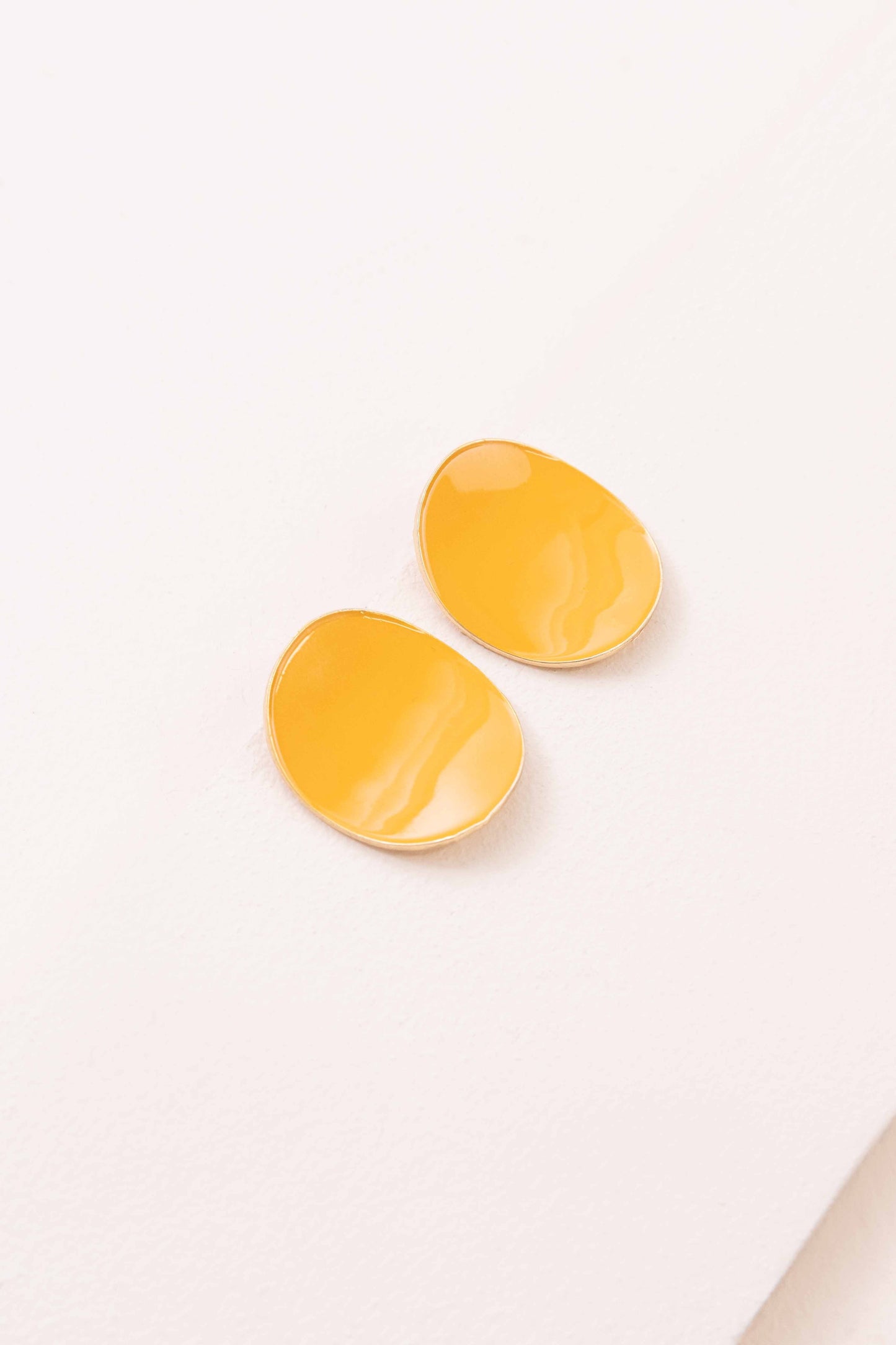 On a Curve Stud Earrings (14K) | Mustard