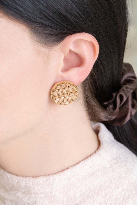 Woven Wicker Studs