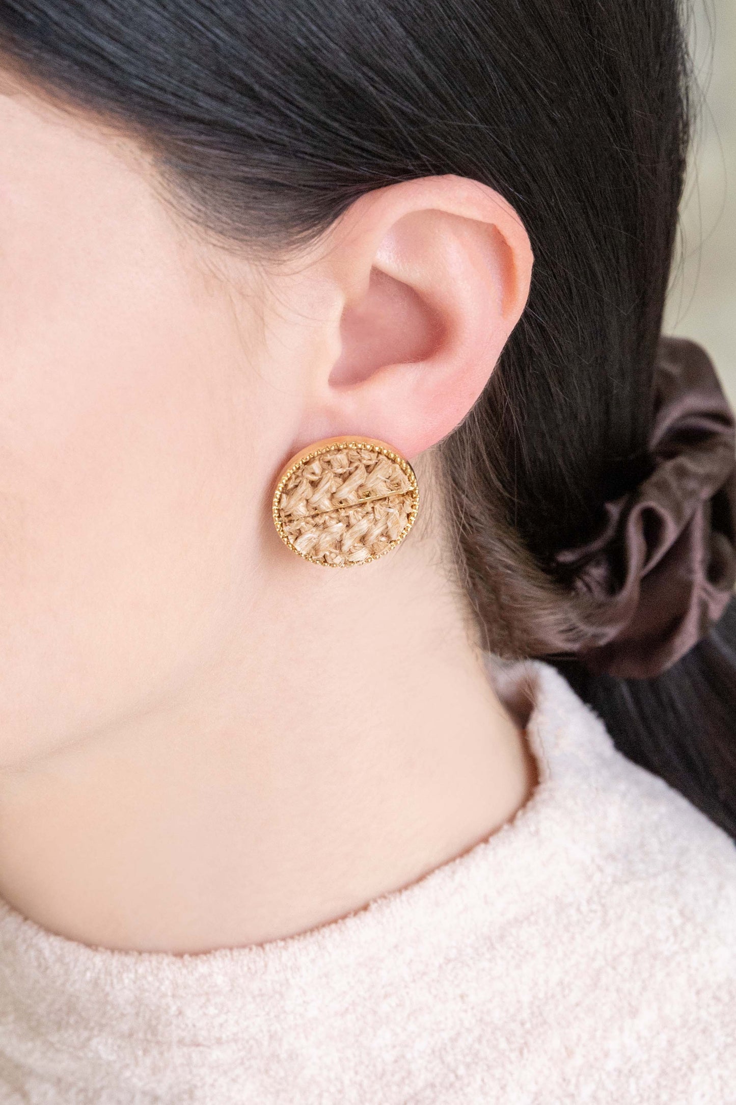 Woven Wicker Studs