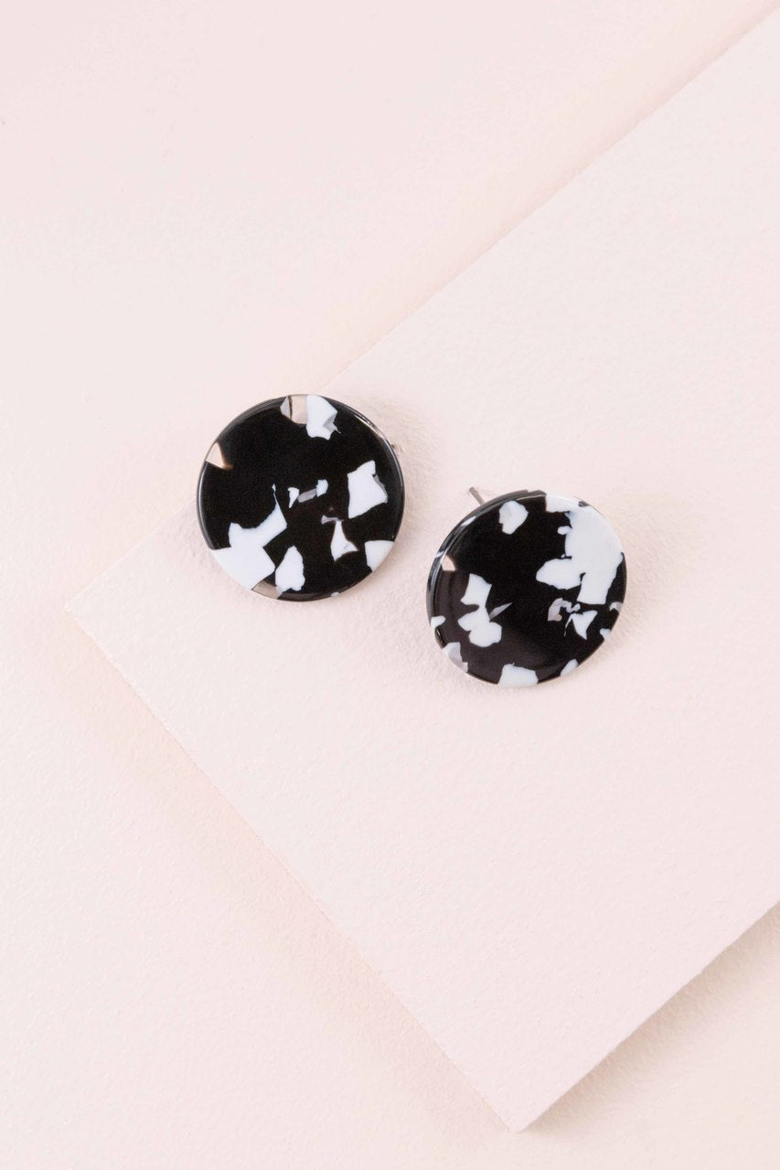 Monochromatic Circle Stud Earrings | Black