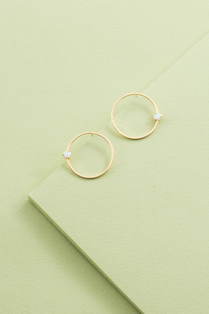 Pixum Orbit Stone Earrings | White