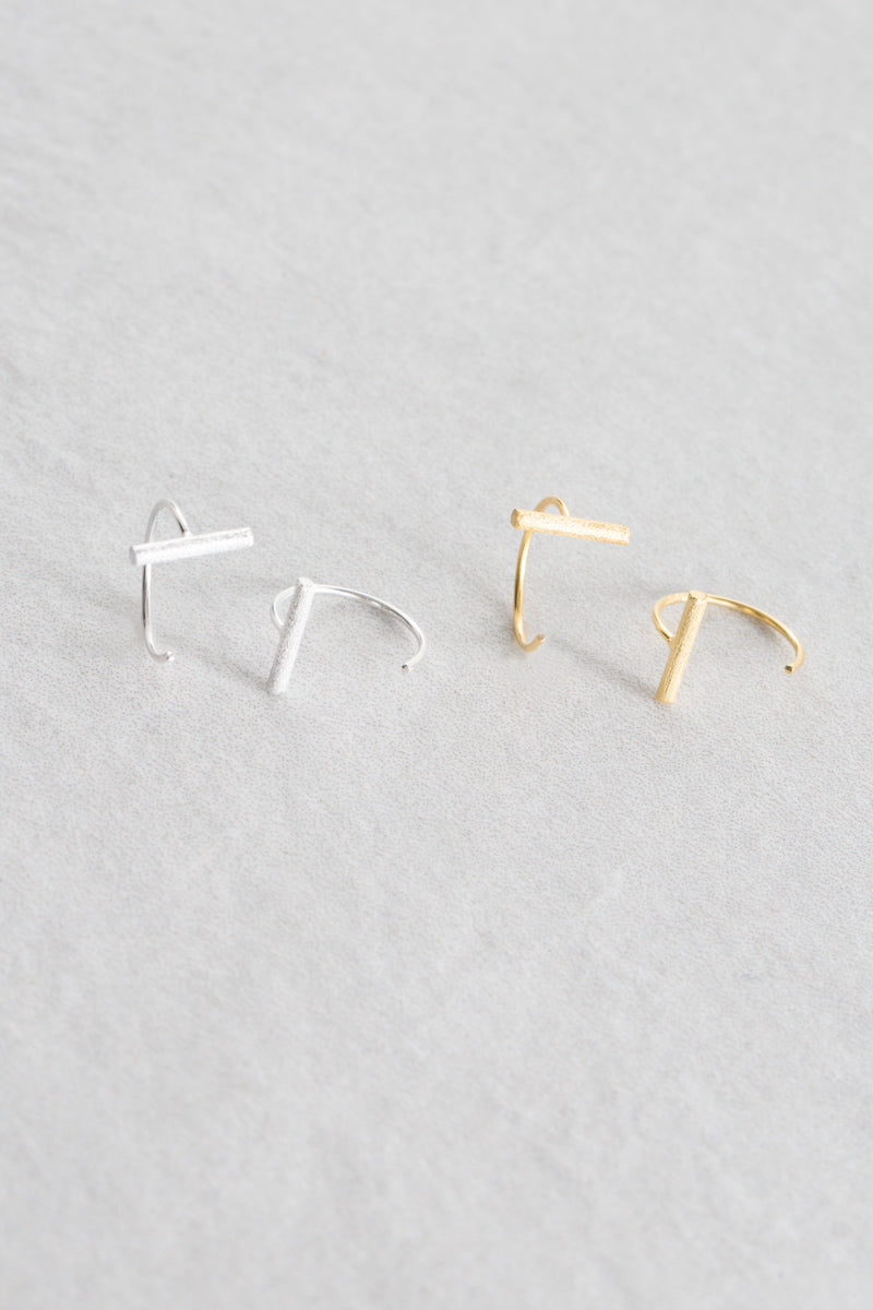 Bar Chase Hoop Earrings  (14K)