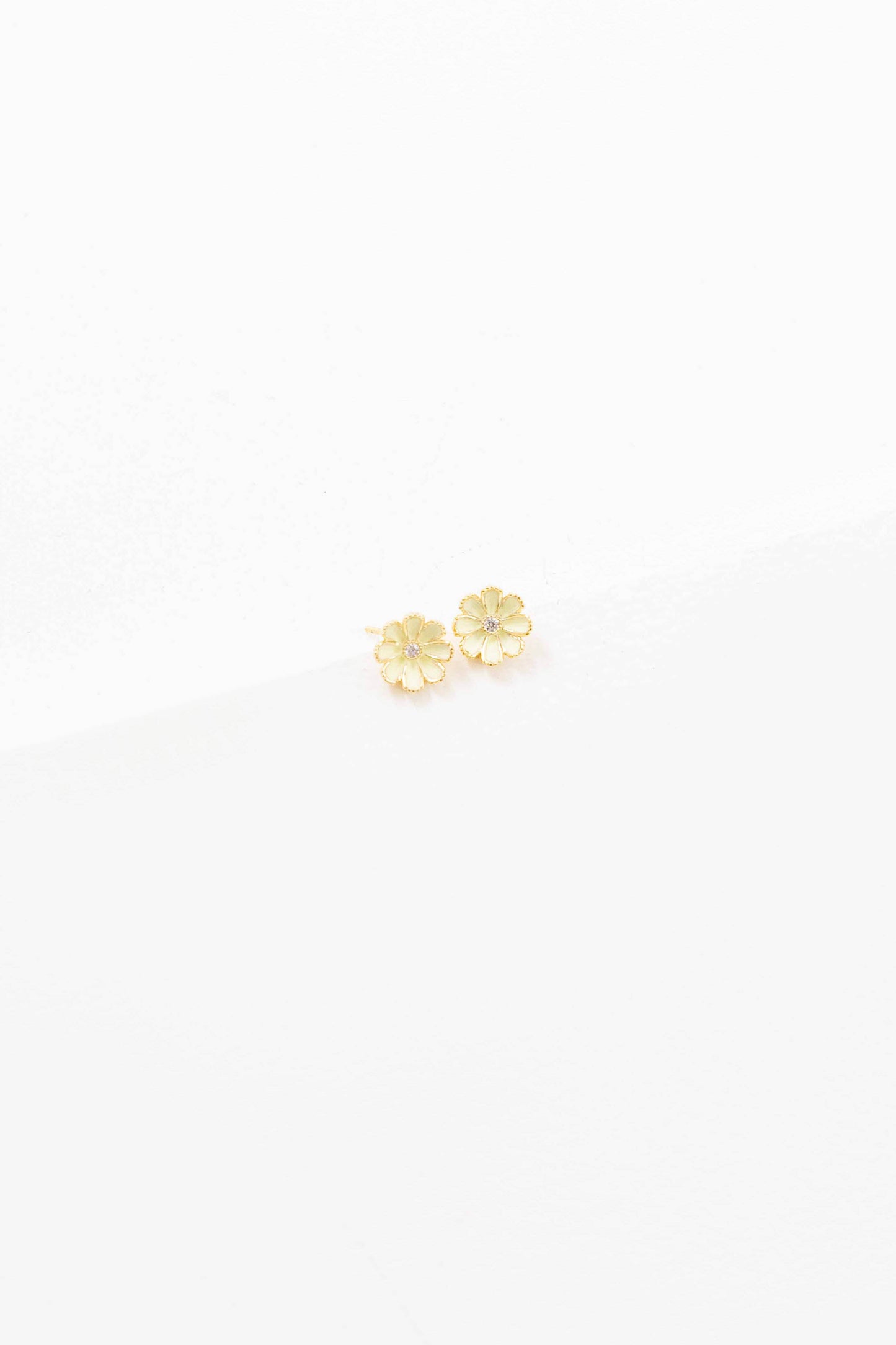 Primrose Stud Earrings | Chiffon (18K)