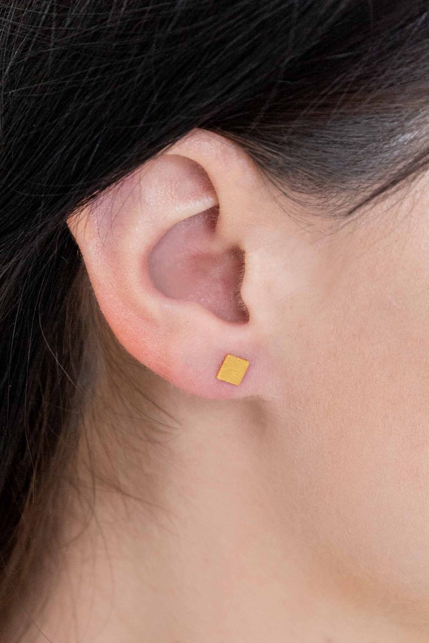 Square to Circle Mismatched Earrings | Gold (14K)