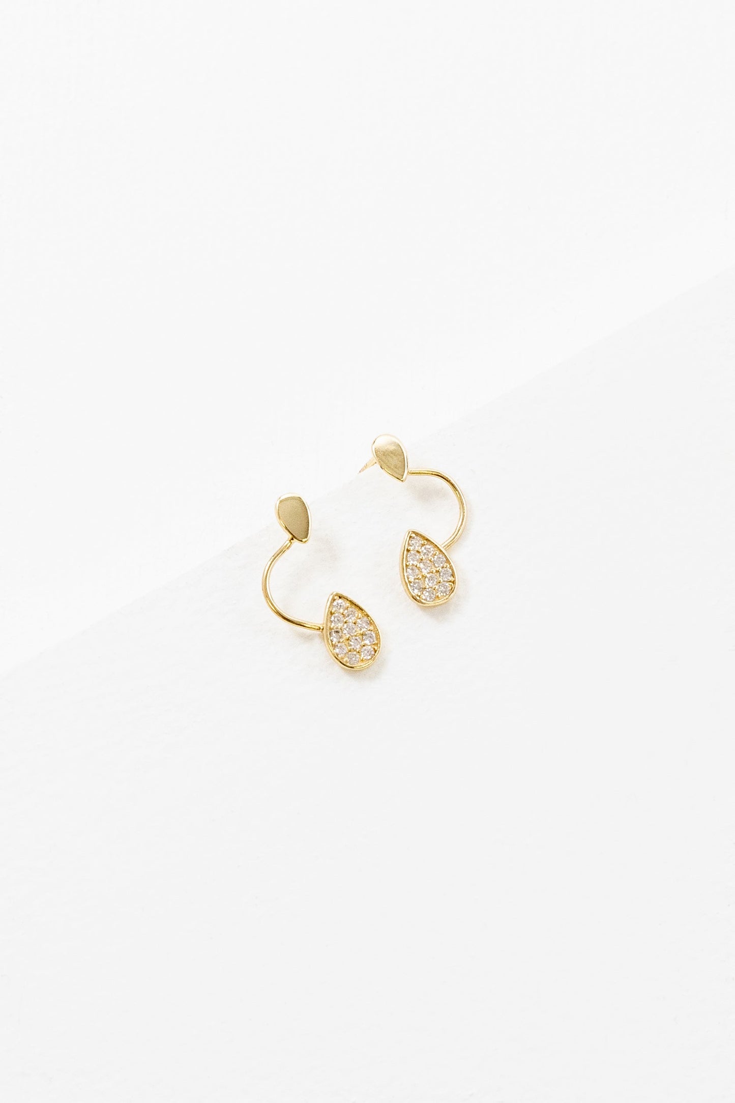 Curved Droplet Earrings (14K Gold)
