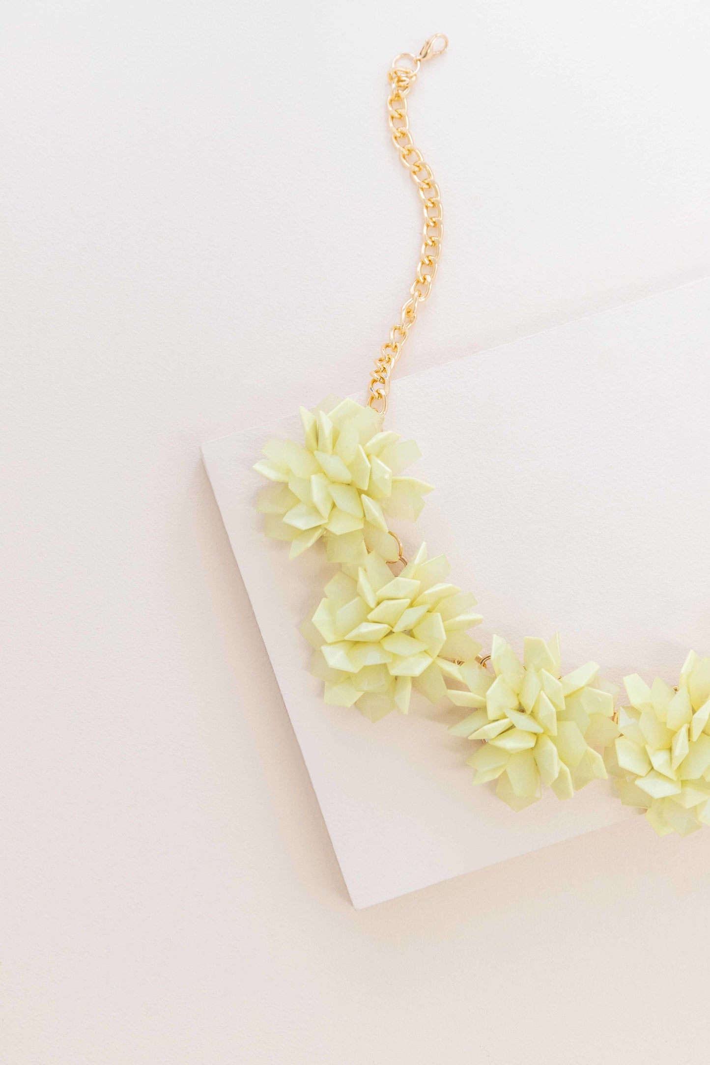 Sophisticated Shard Necklace | Pastel Yellow
