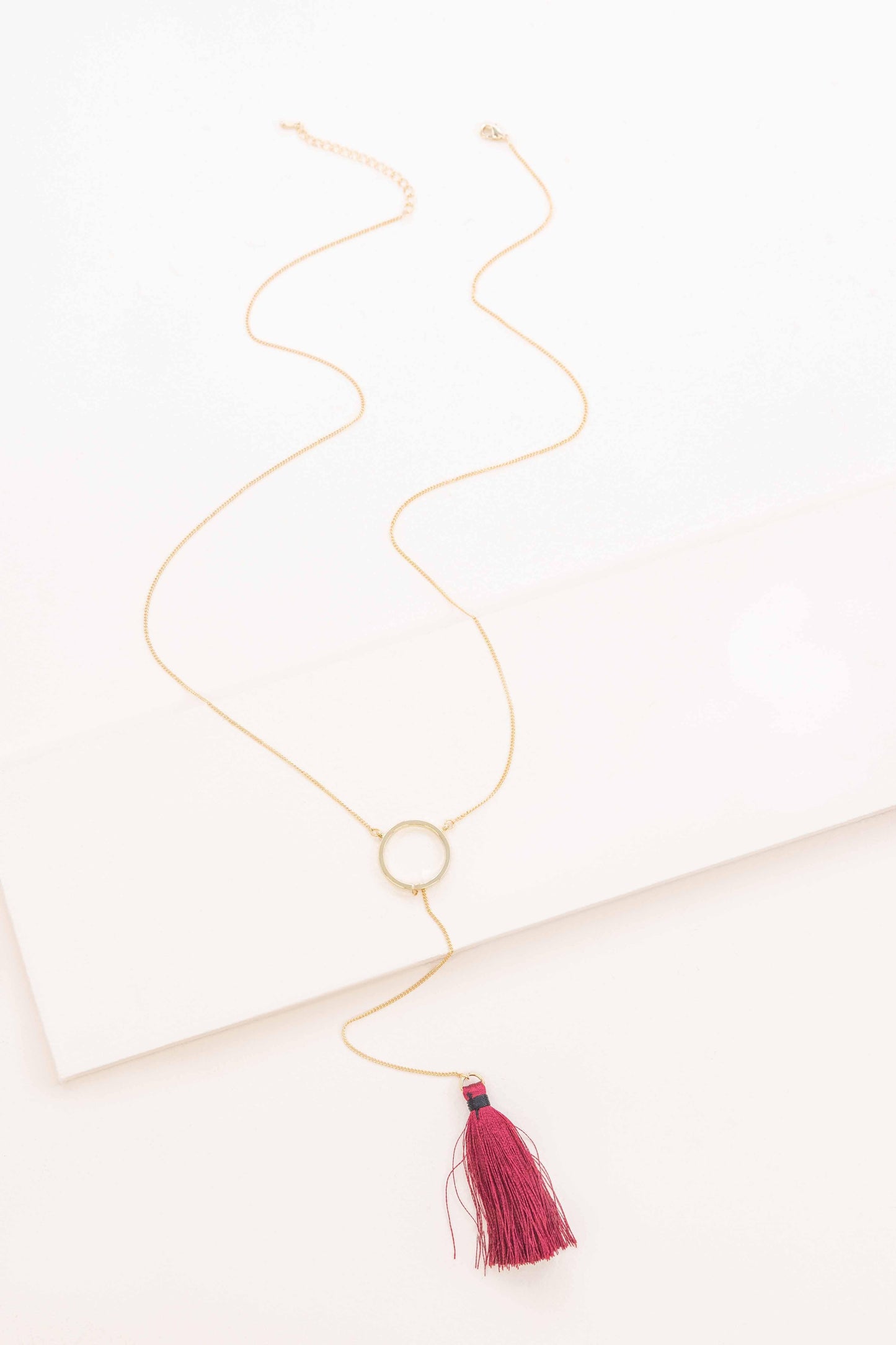 Remia Tassel Y-Necklace | Maroon
