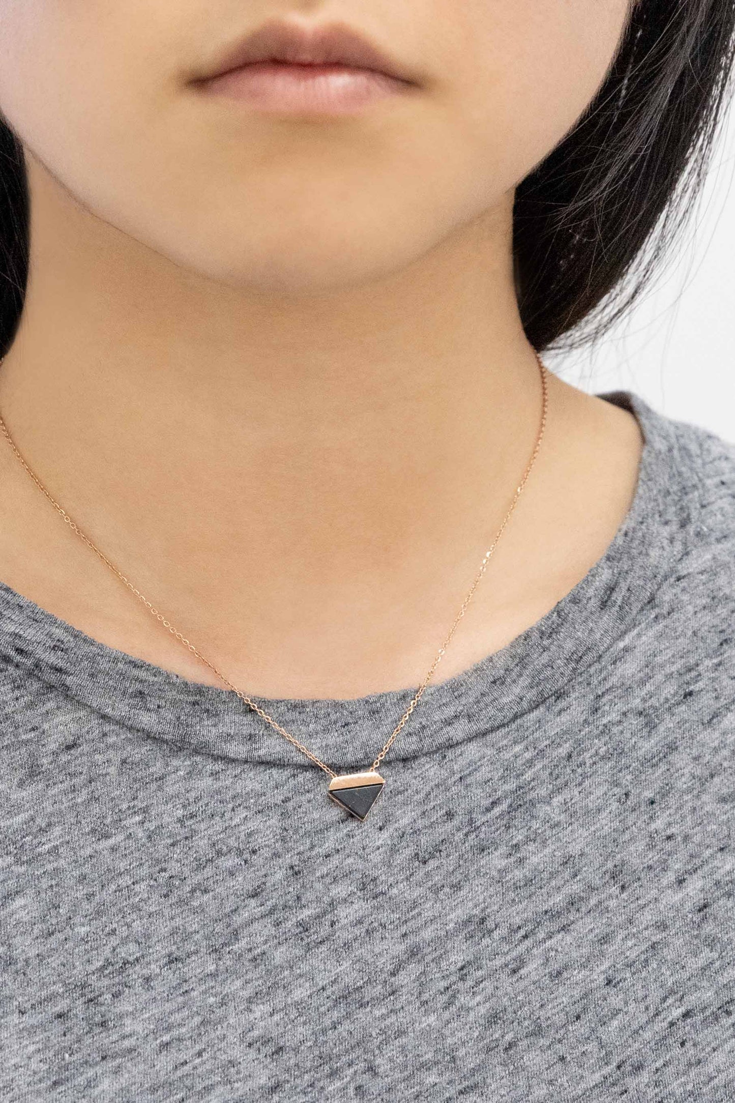 Trigon Stone Necklace | Black (14K)