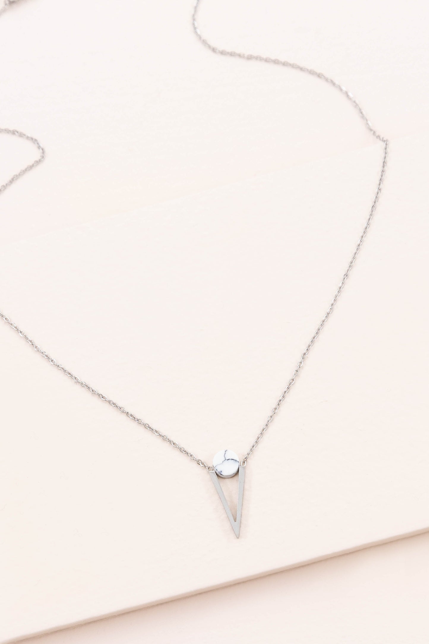 Tensly Point Stone Necklace | Silver