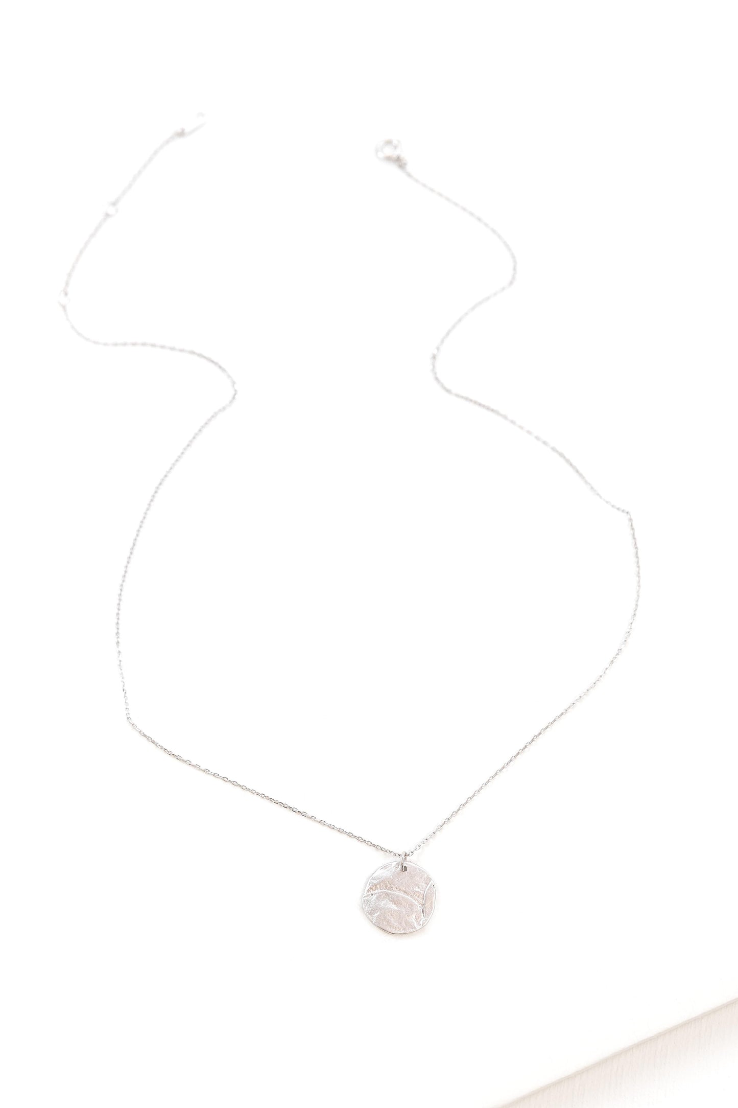 Sculpted Disk Necklace | Silver (sterl.)