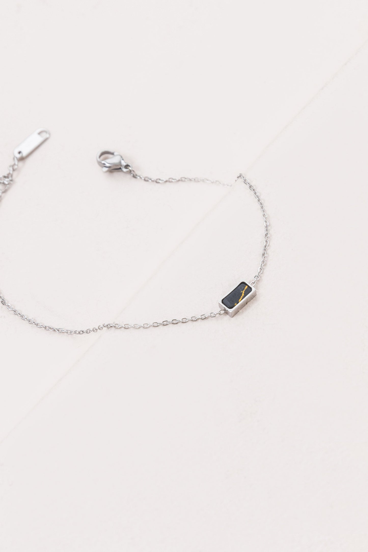 Beaming Bar Stone Bracelet | Silver