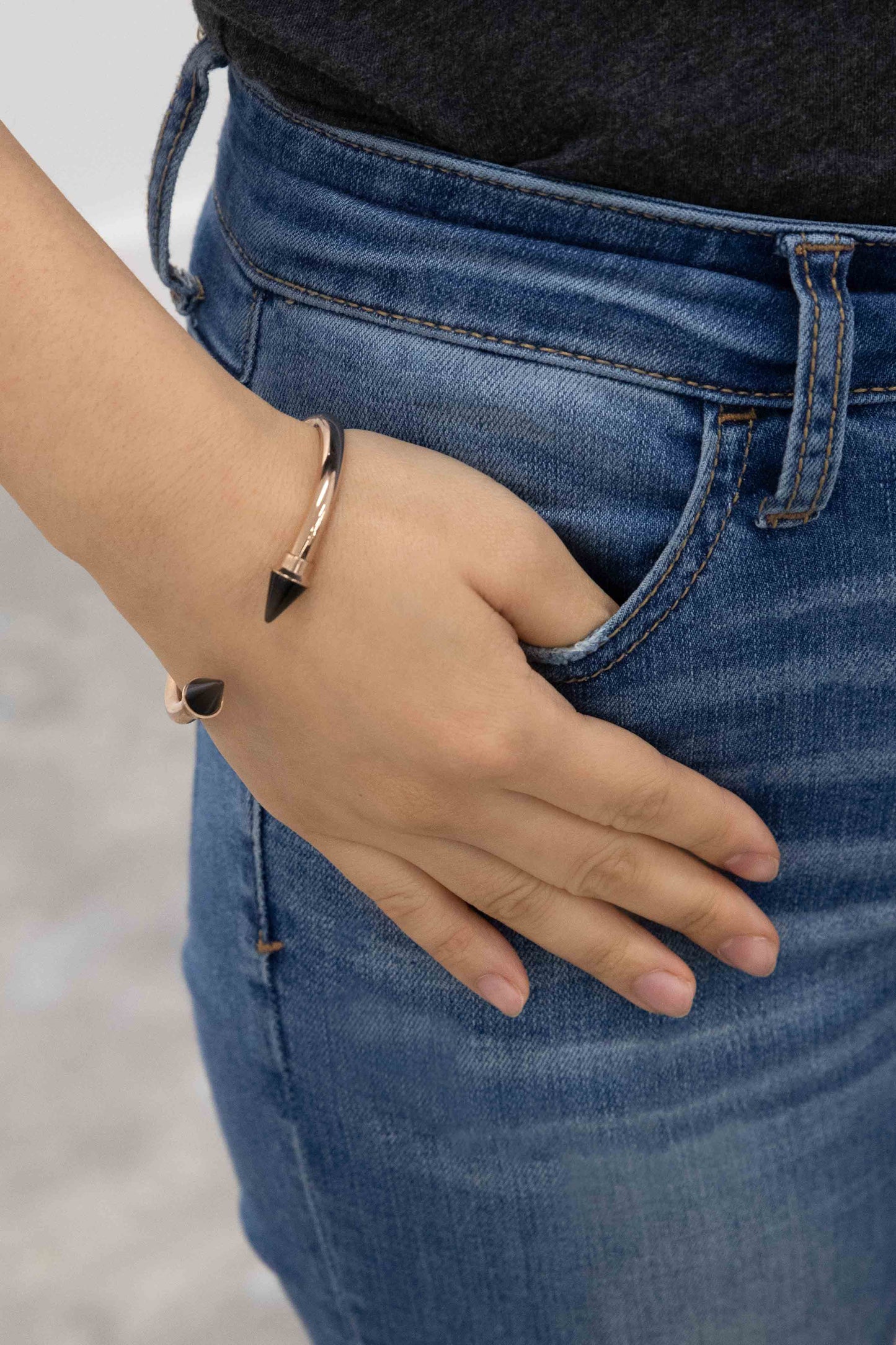 Point Stone Cuff | Black (14K Gold)