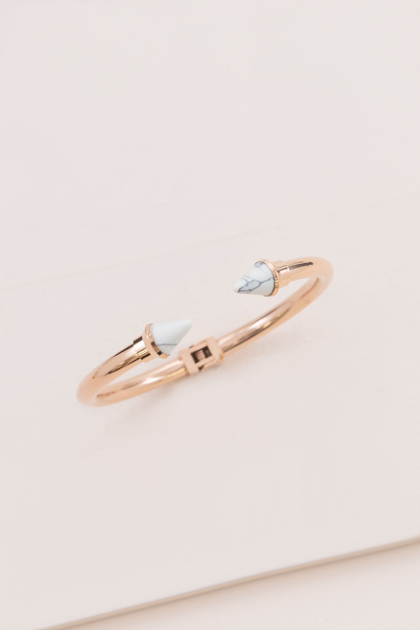 Point Stone Cuff | White (14K Gold)