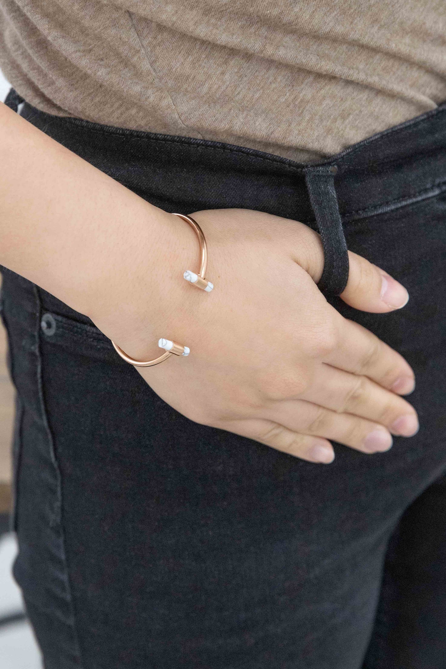 Stone Bar Cuff (14K Gold)