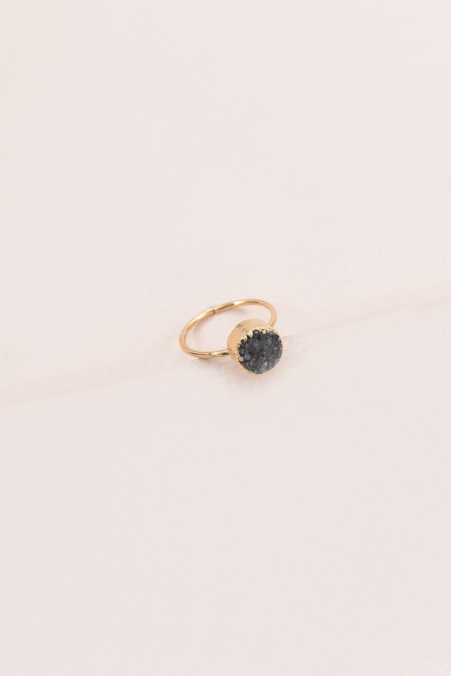 Circle Druzy Pinky Ring | Slate Gray (10K)
