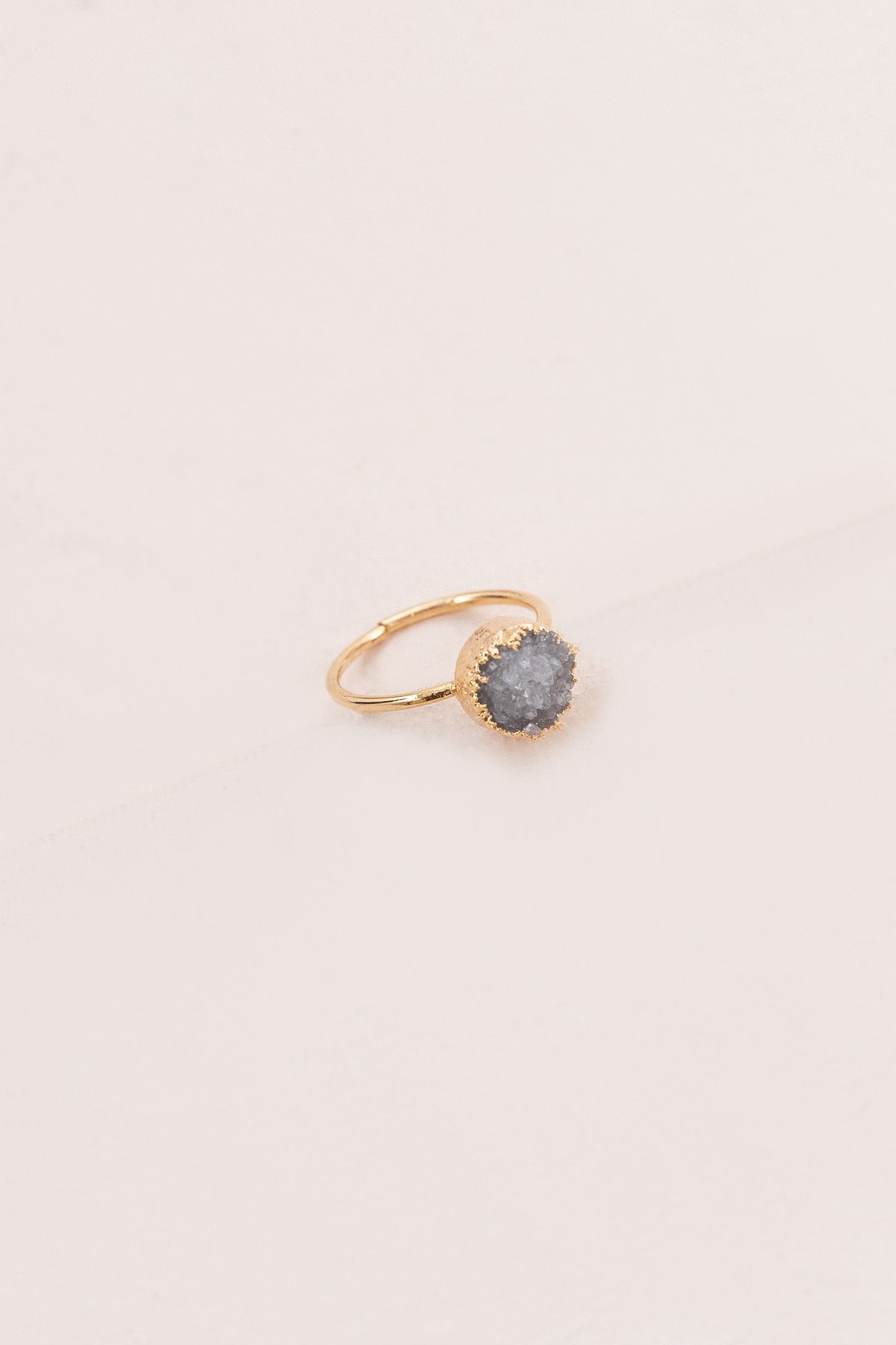 Circle Druzy Pinky Ring | Gray Ice (10K)