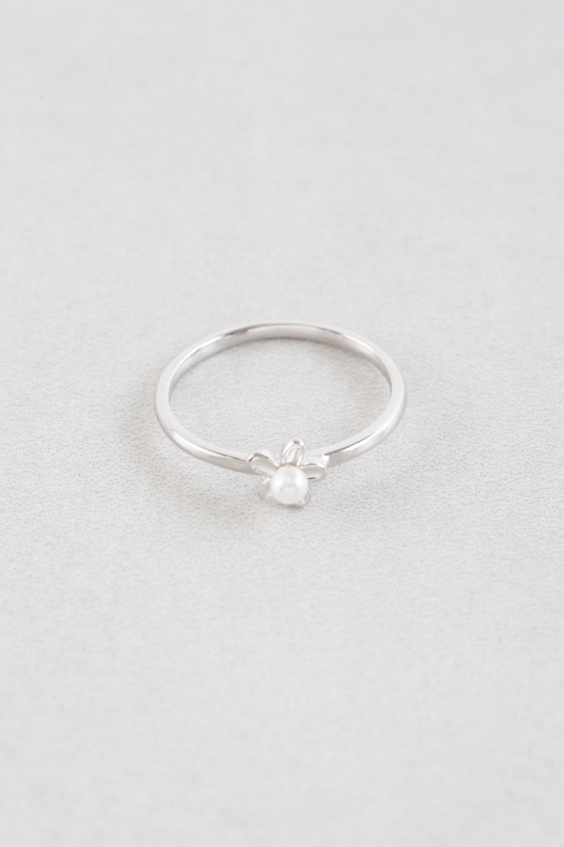 Pearl Lustor Flower Ring (sterl.)
