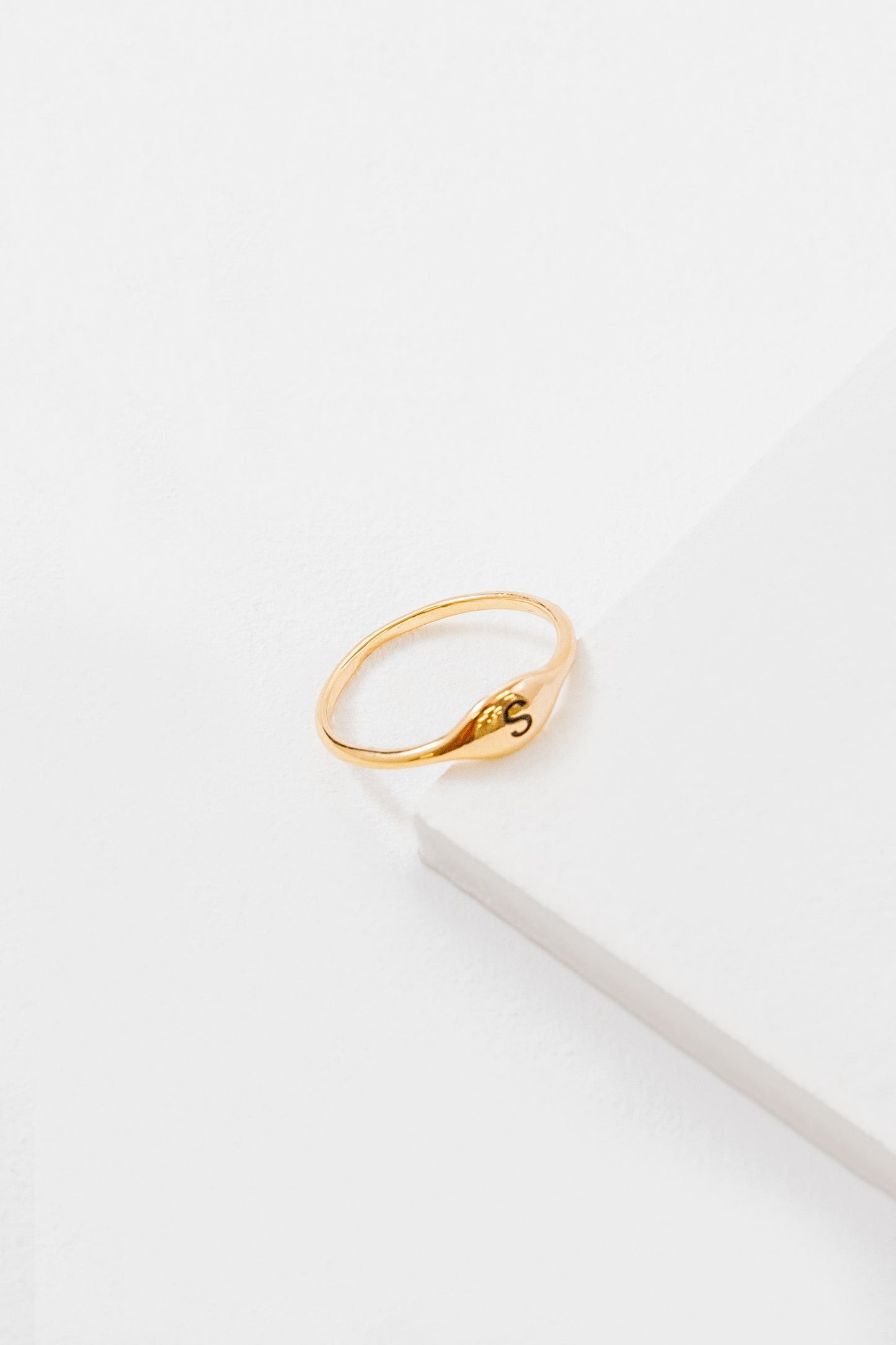 Initial Ring | Size 8