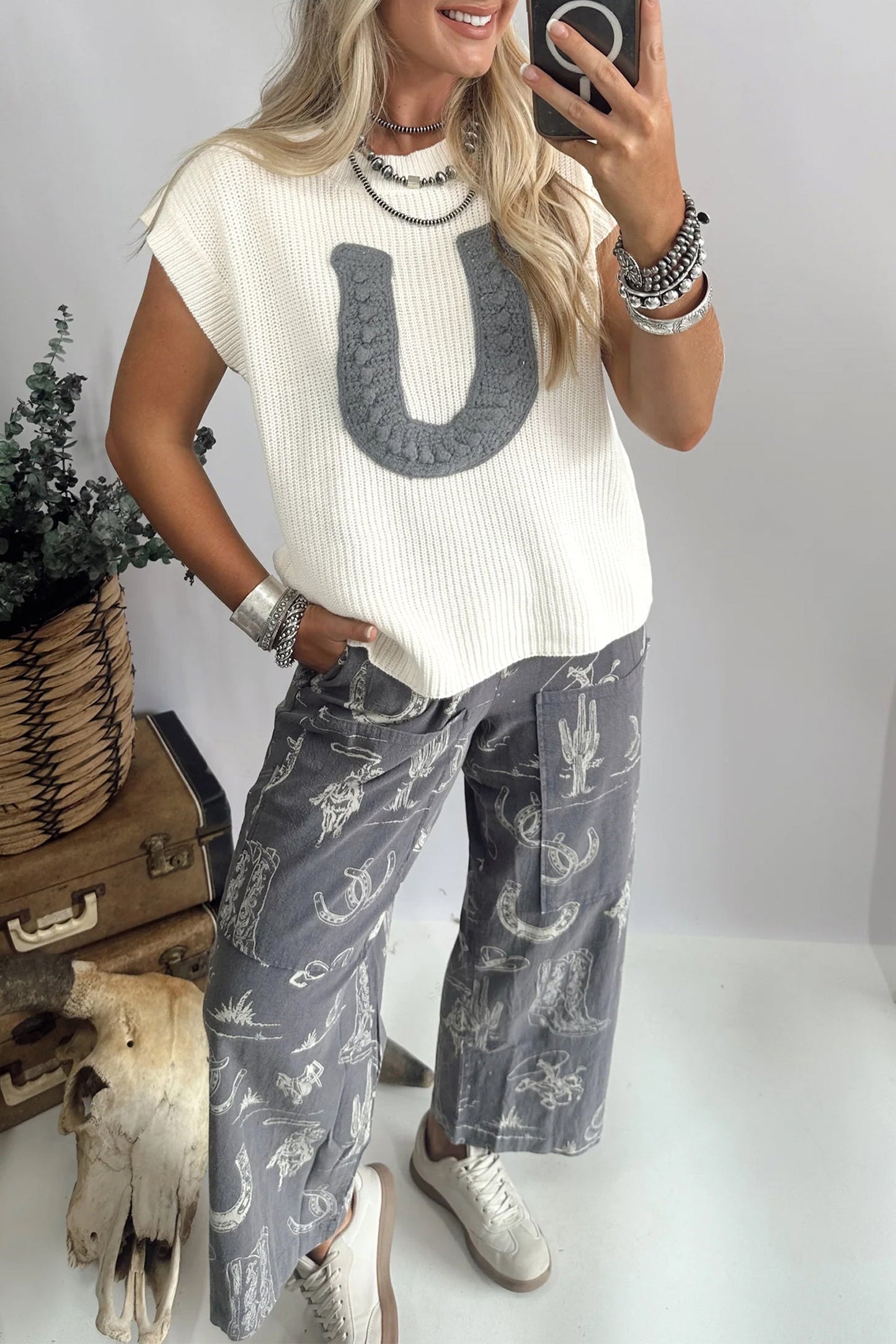 Western Horseshoe Crochet Short Sleeve Sweater
