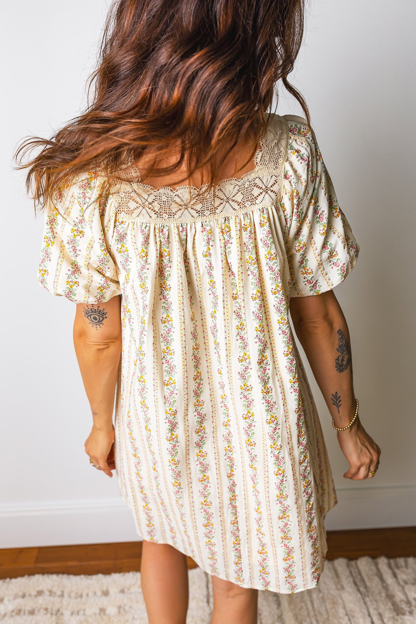 Floral Contrast Ribbon Bow Lace Square Mini Dress